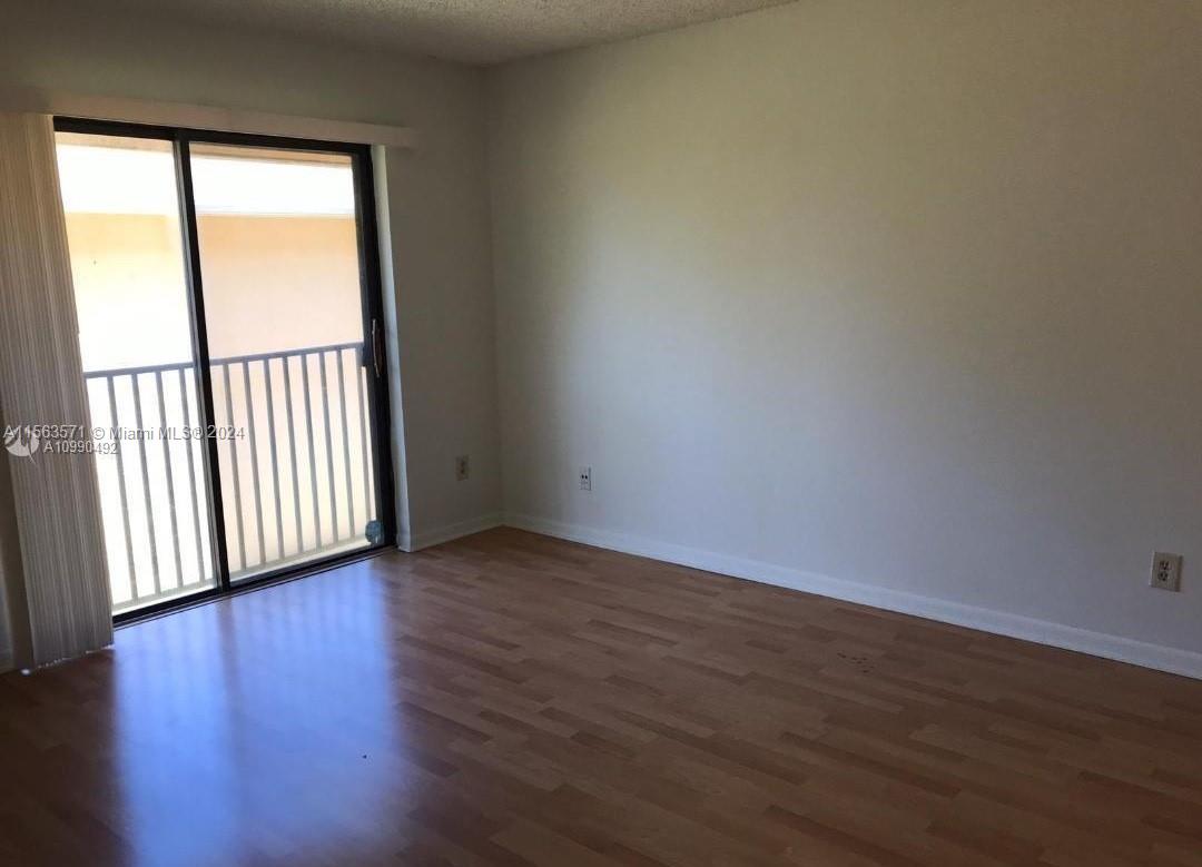 5821 Washington St 32, Hollywood, Florida 33023, 2 Bedrooms Bedrooms, ,2 BathroomsBathrooms,Residentiallease,For Rent,5821 Washington St 32,A11563571