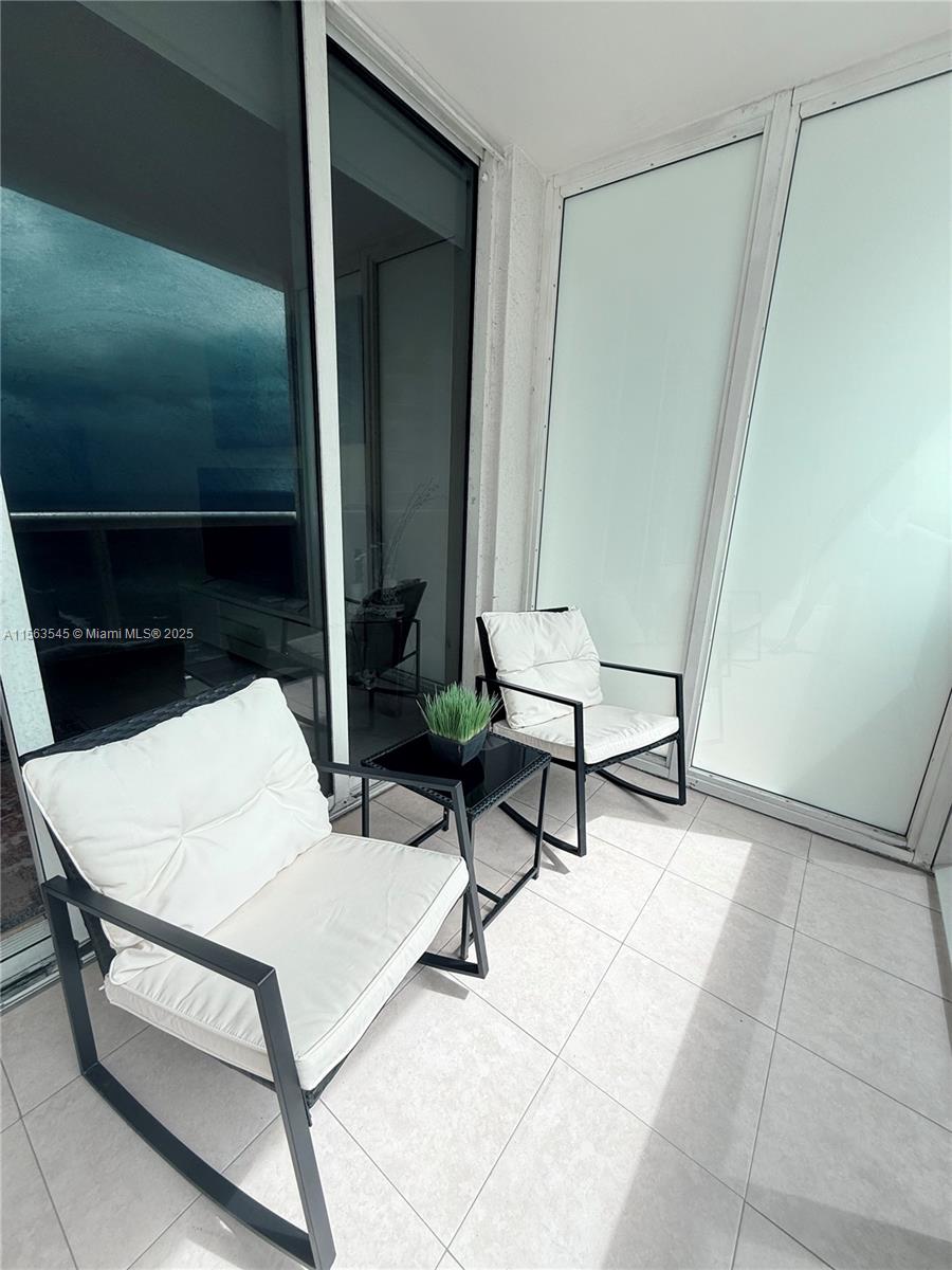 Hallandale Beach, Florida 33009, 1 Bedroom Bedrooms, ,1 BathroomBathrooms,Residentiallease,For Rent,A11563545