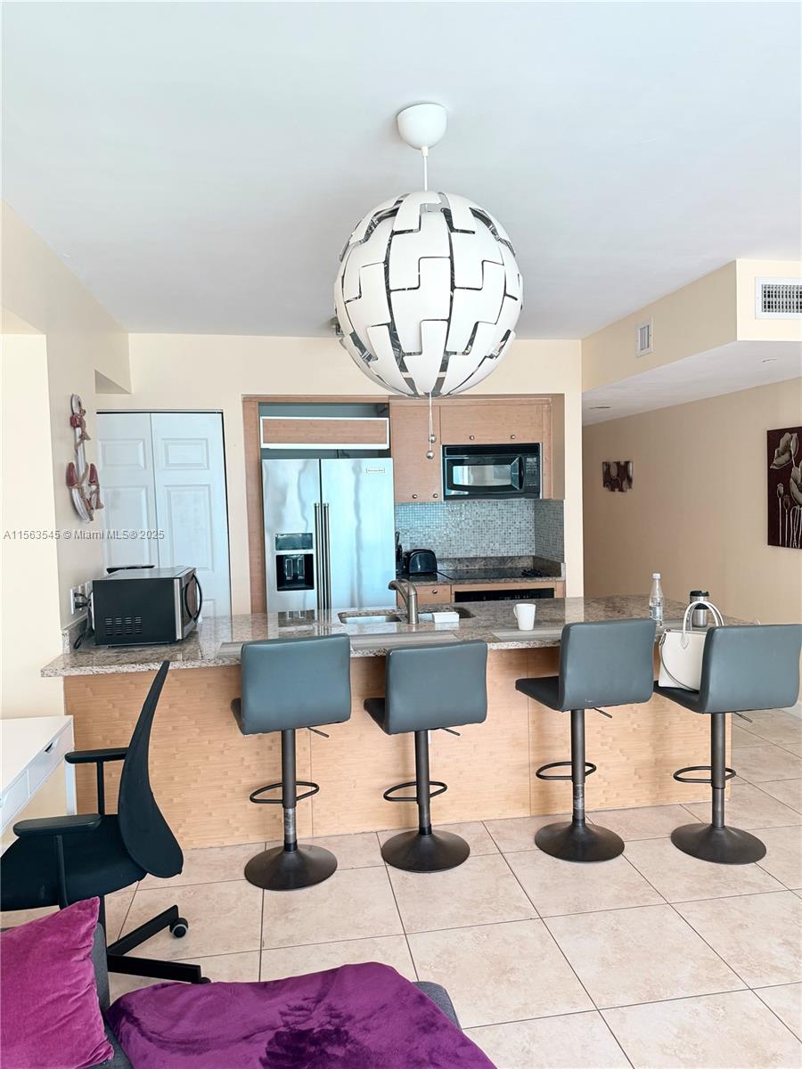 Hallandale Beach, Florida 33009, 1 Bedroom Bedrooms, ,1 BathroomBathrooms,Residentiallease,For Rent,A11563545