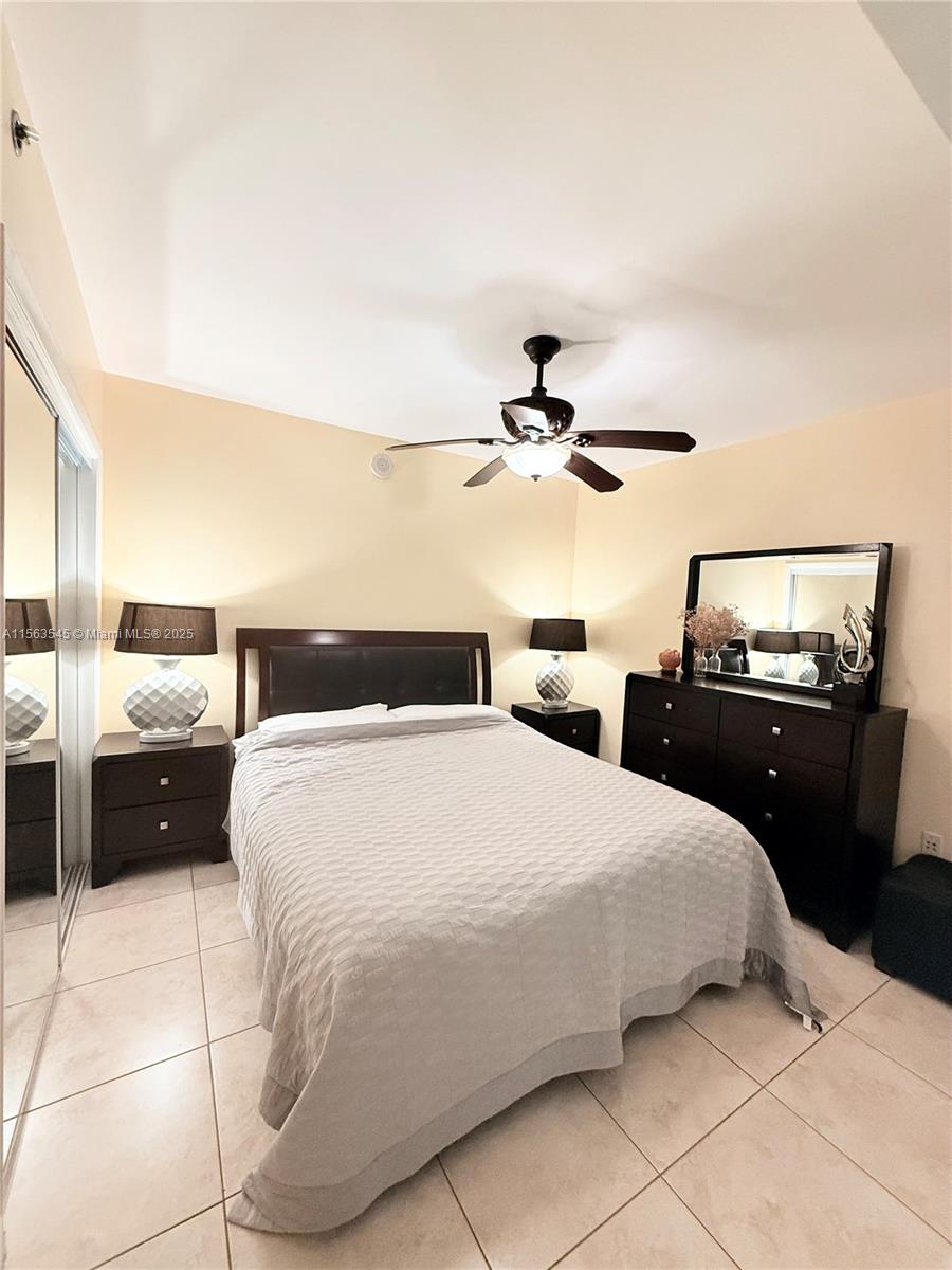 Hallandale Beach, Florida 33009, 1 Bedroom Bedrooms, ,1 BathroomBathrooms,Residentiallease,For Rent,A11563545