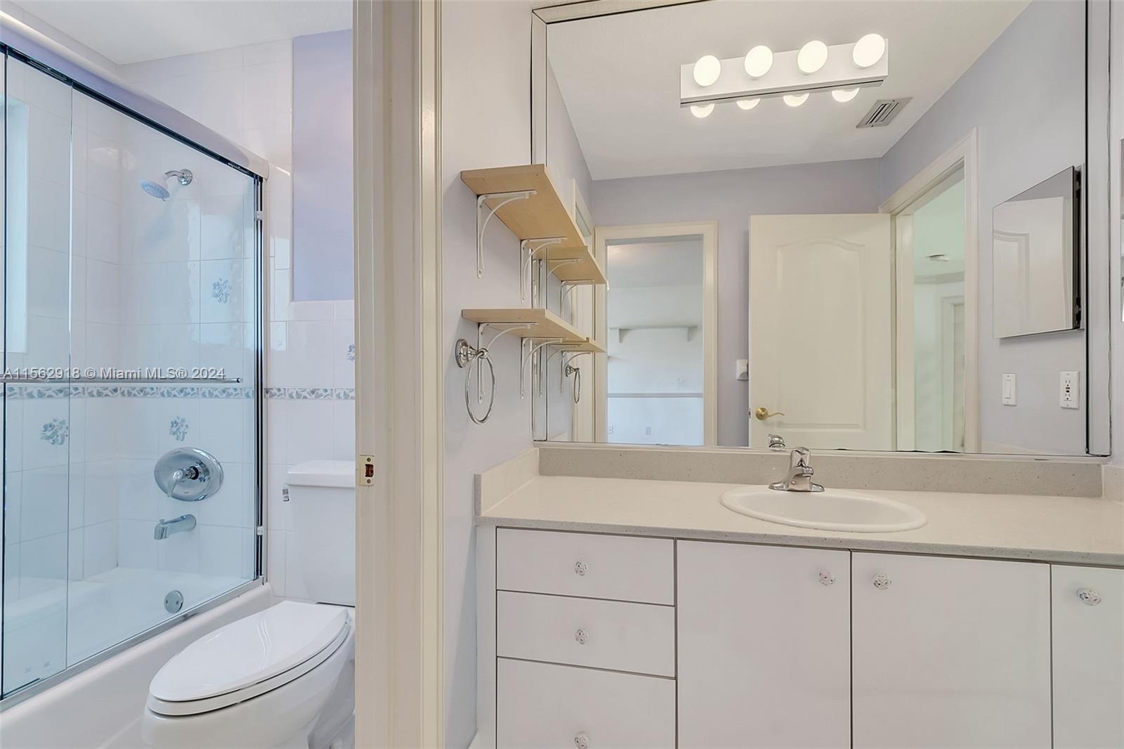 507 Bird Rd 507, Coral Gables, Florida 33146, 4 Bedrooms Bedrooms, ,3 BathroomsBathrooms,Residentiallease,For Rent,507 Bird Rd 507,A11562918