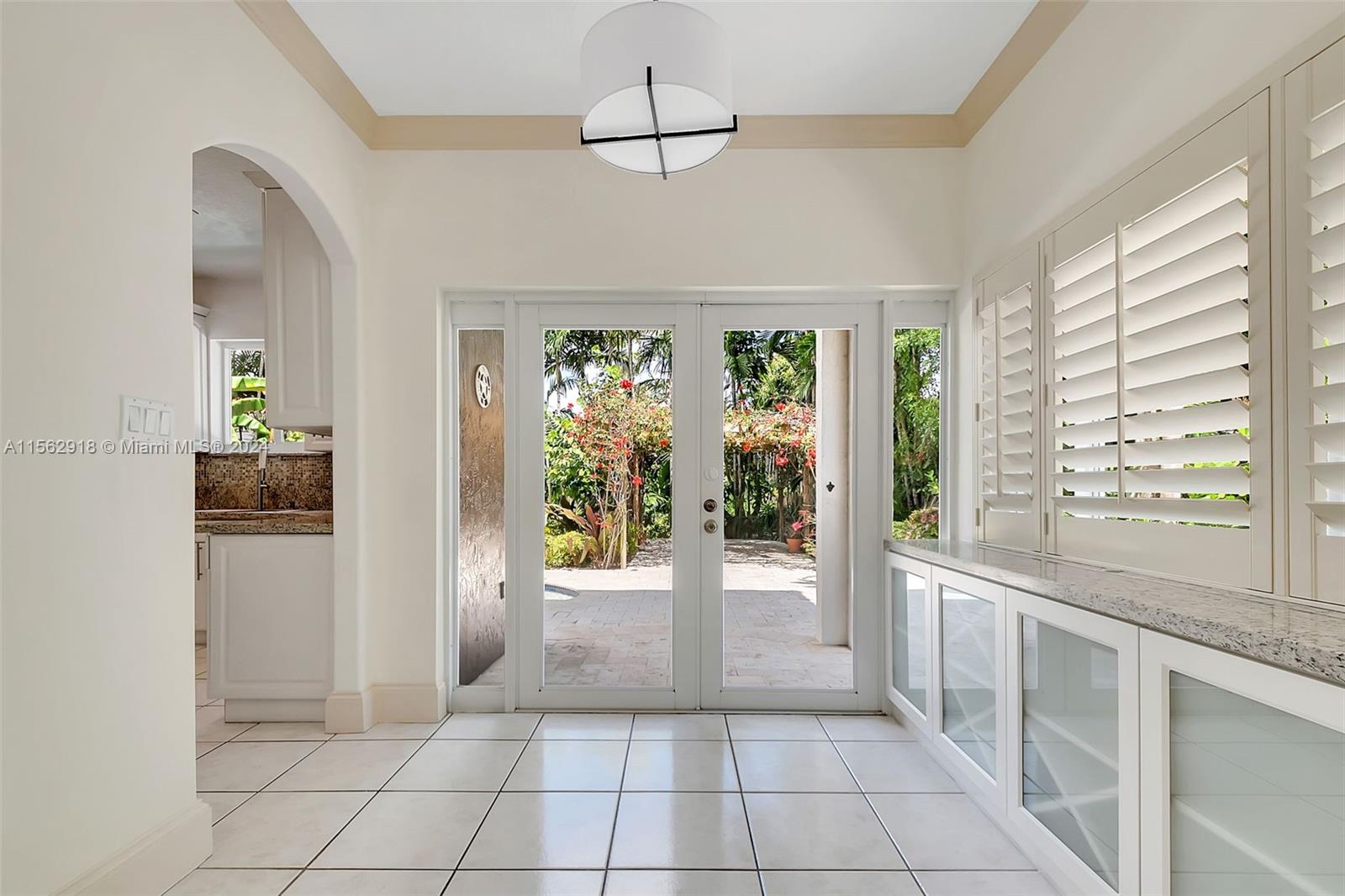 507 Bird Rd 507, Coral Gables, Florida 33146, 4 Bedrooms Bedrooms, ,3 BathroomsBathrooms,Residentiallease,For Rent,507 Bird Rd 507,A11562918