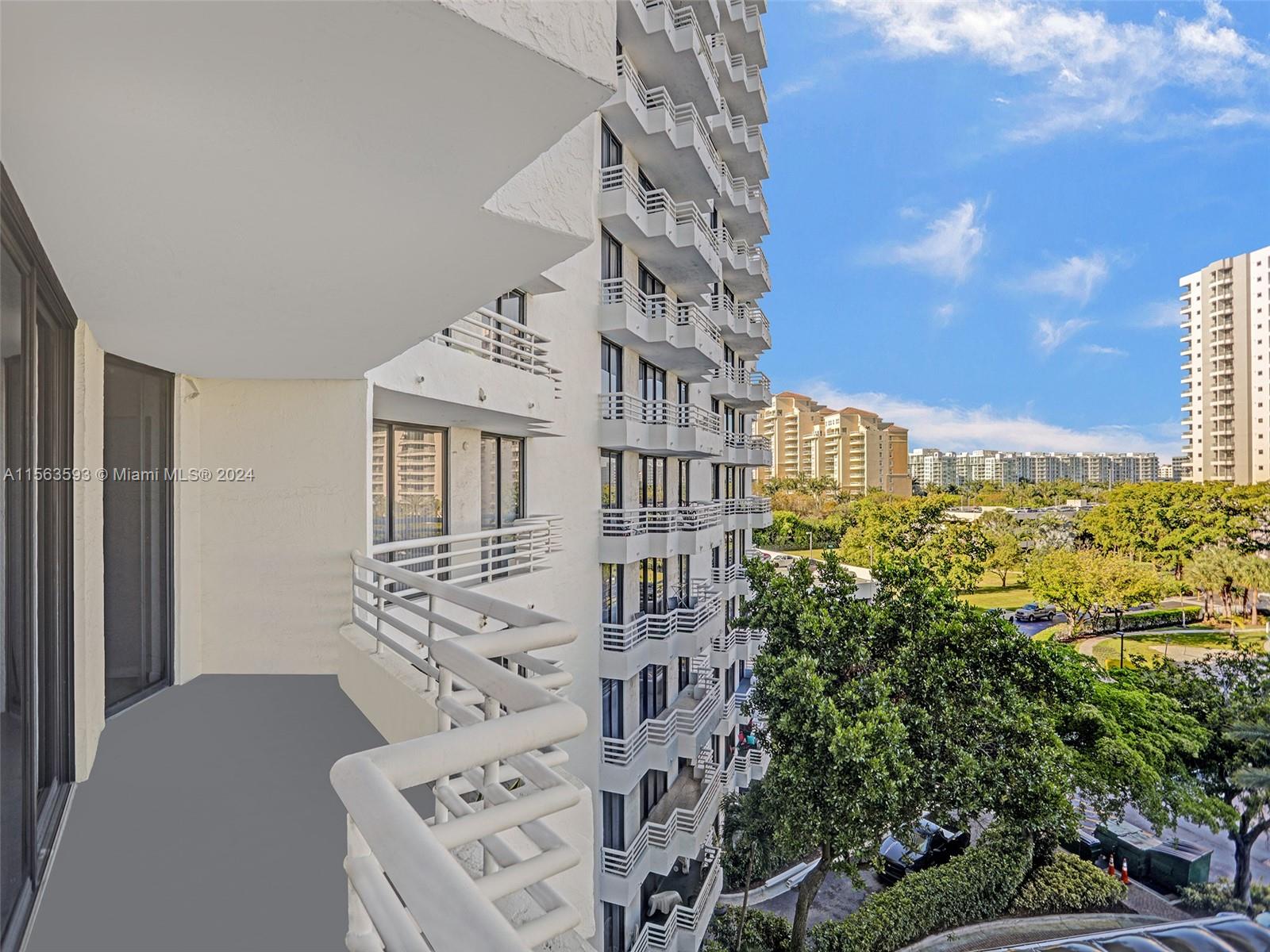 3300 NE 192nd St 604, Aventura, Florida 33180, 2 Bedrooms Bedrooms, ,2 BathroomsBathrooms,Residential,For Sale,3300 NE 192nd St 604,A11563593