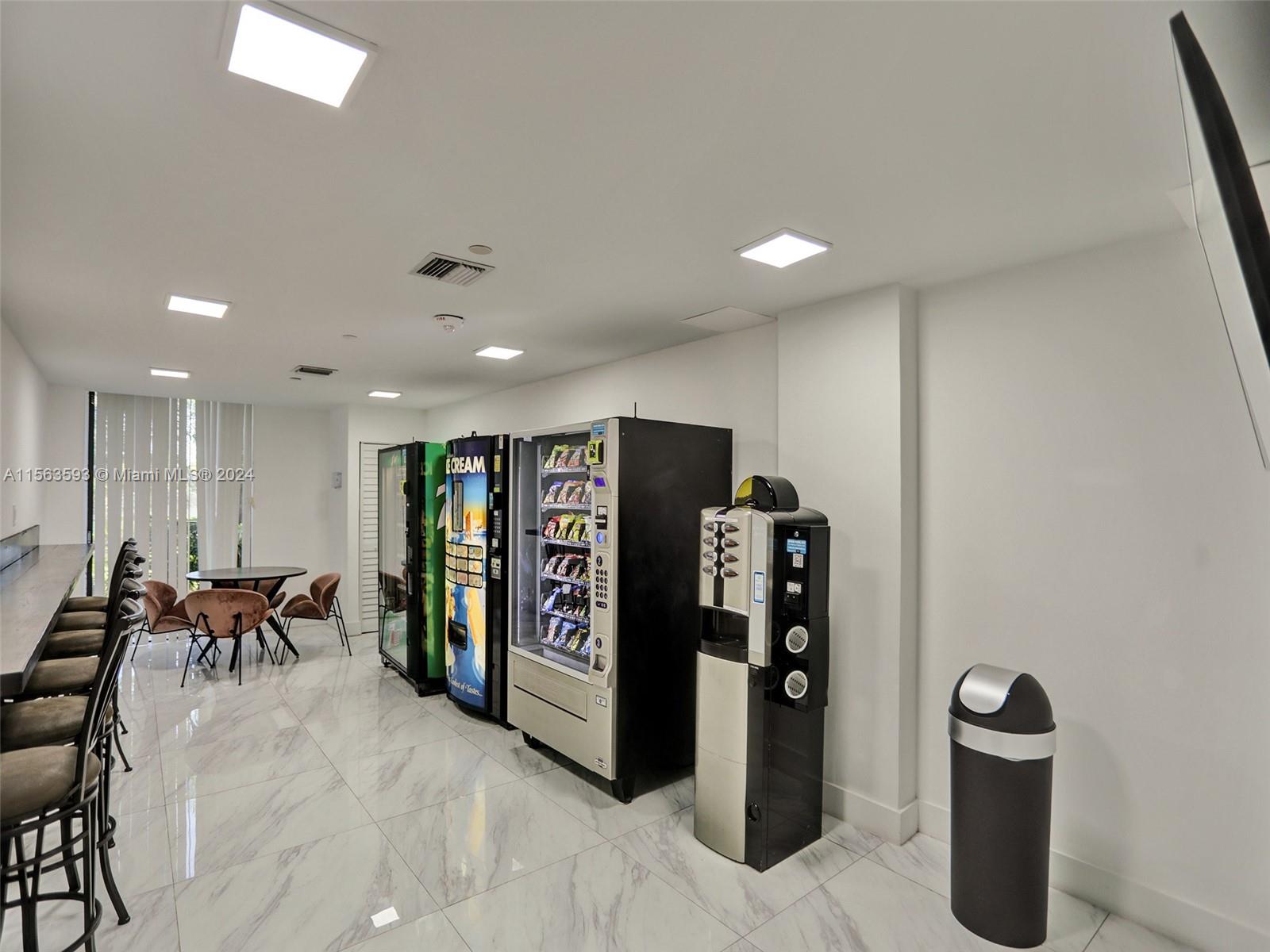 3300 NE 192nd St 604, Aventura, Florida 33180, 2 Bedrooms Bedrooms, ,2 BathroomsBathrooms,Residential,For Sale,3300 NE 192nd St 604,A11563593