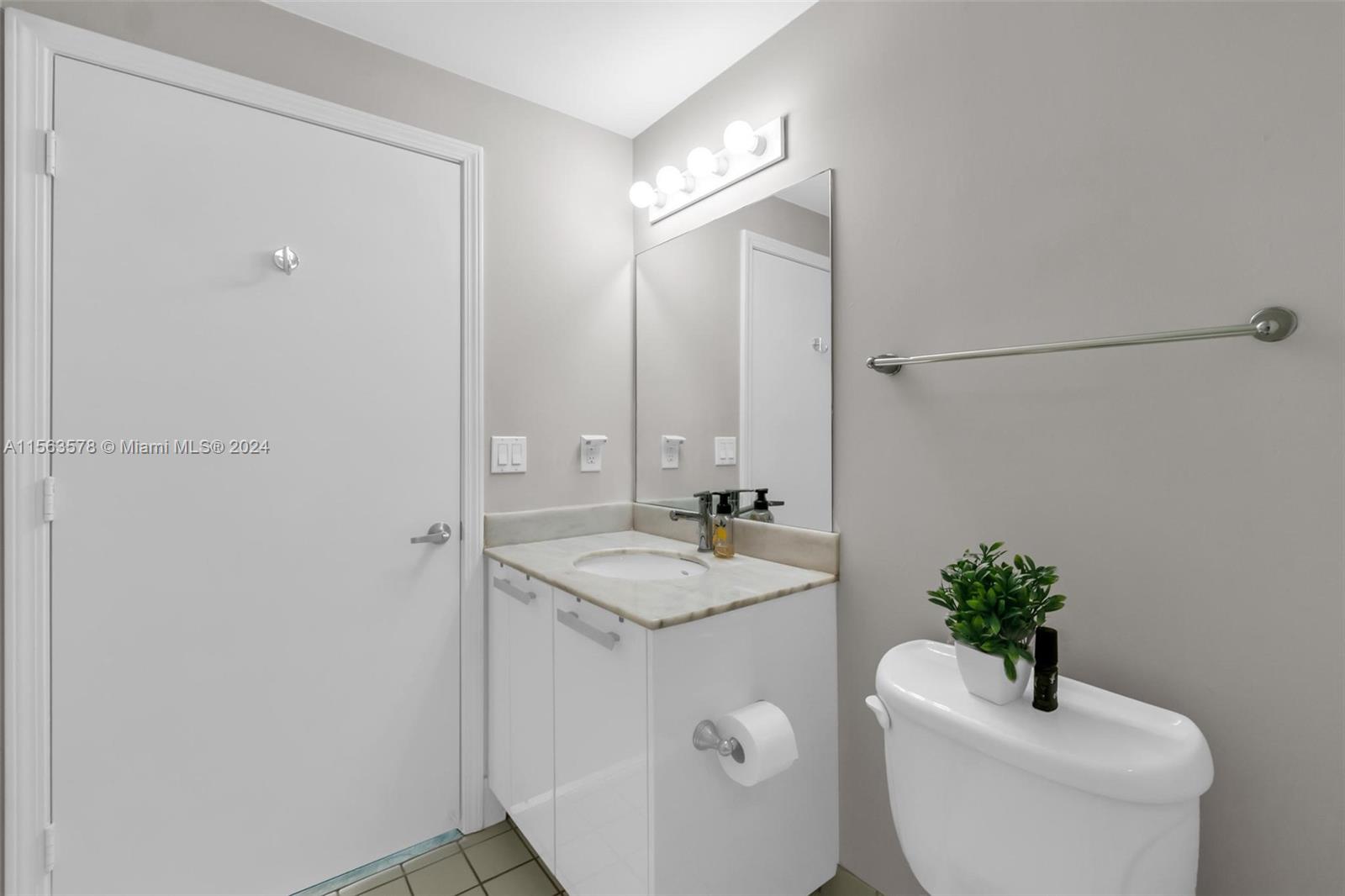 601 NE 36th St 904, Miami, Florida 33137, 2 Bedrooms Bedrooms, ,2 BathroomsBathrooms,Residentiallease,For Rent,601 NE 36th St 904,A11563578