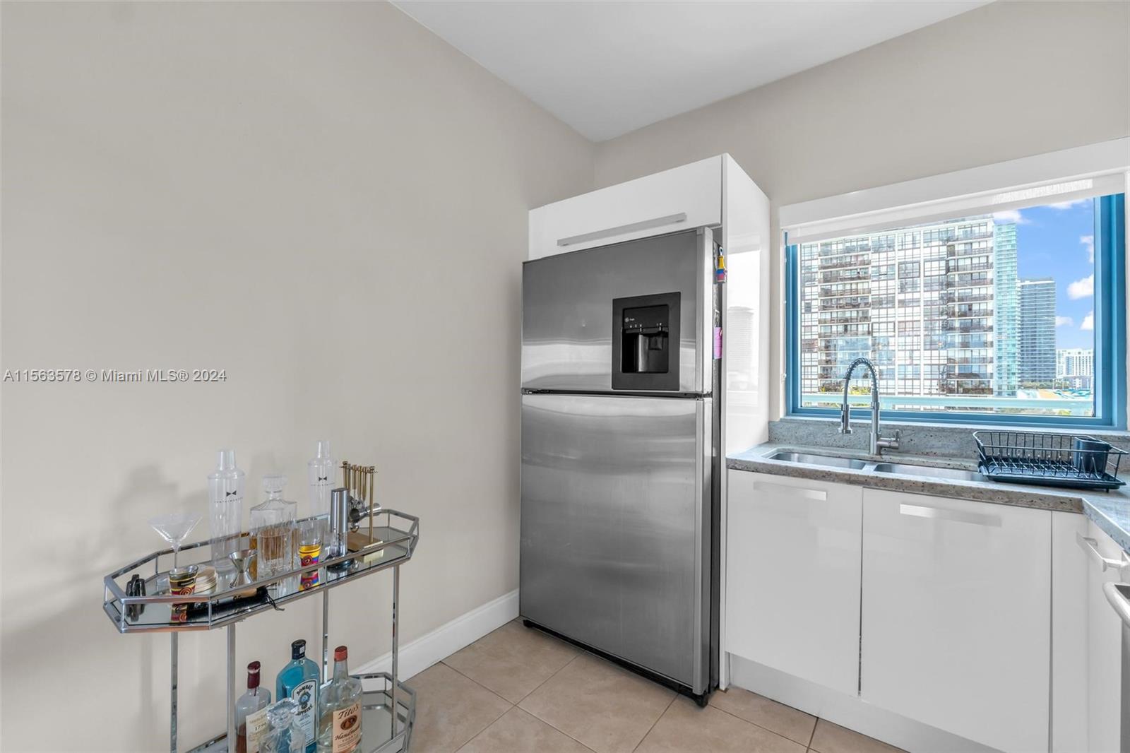 601 NE 36th St 904, Miami, Florida 33137, 2 Bedrooms Bedrooms, ,2 BathroomsBathrooms,Residentiallease,For Rent,601 NE 36th St 904,A11563578