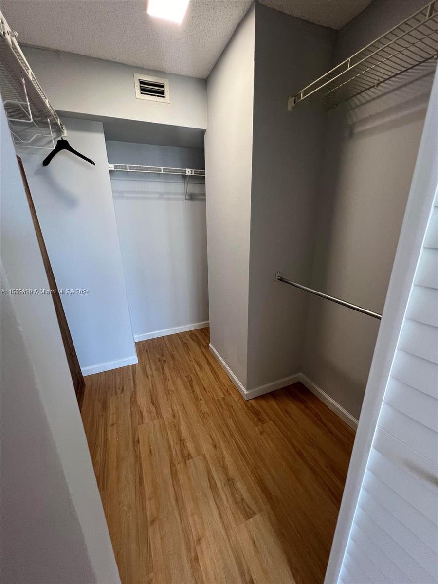 600 Three Islands Blvd 917, Hallandale Beach, Florida 33009, 1 Bedroom Bedrooms, ,1 BathroomBathrooms,Residentiallease,For Rent,600 Three Islands Blvd 917,A11562899