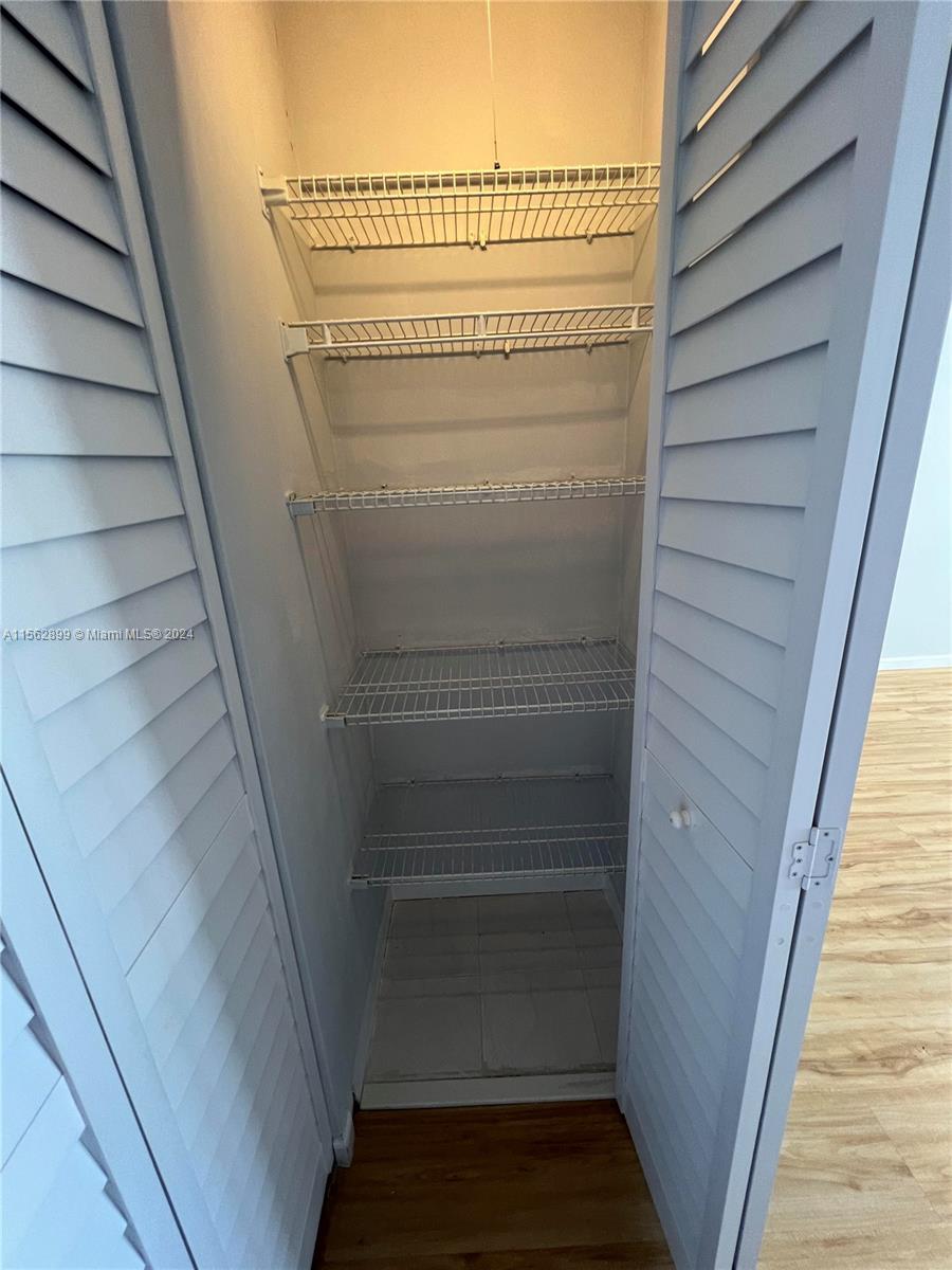 600 Three Islands Blvd 917, Hallandale Beach, Florida 33009, 1 Bedroom Bedrooms, ,1 BathroomBathrooms,Residentiallease,For Rent,600 Three Islands Blvd 917,A11562899