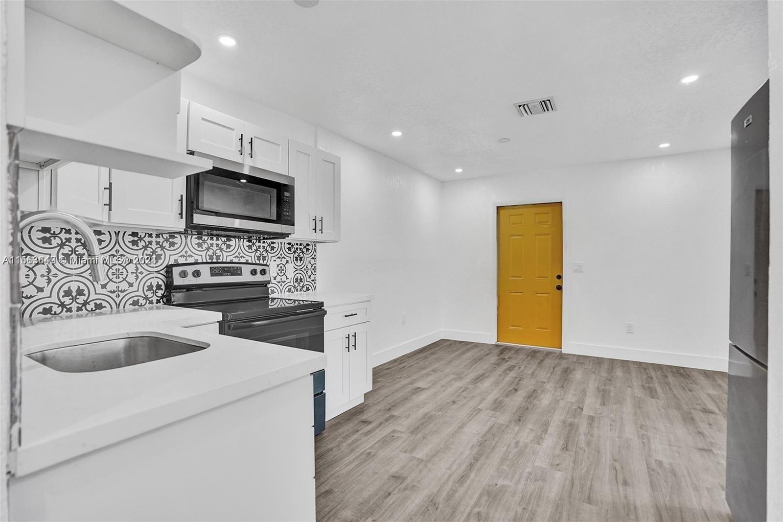 4129 SW 23rd St ., West Park, Florida 33023, 2 Bedrooms Bedrooms, ,1 BathroomBathrooms,Residentiallease,For Rent,4129 SW 23rd St .,A11563649