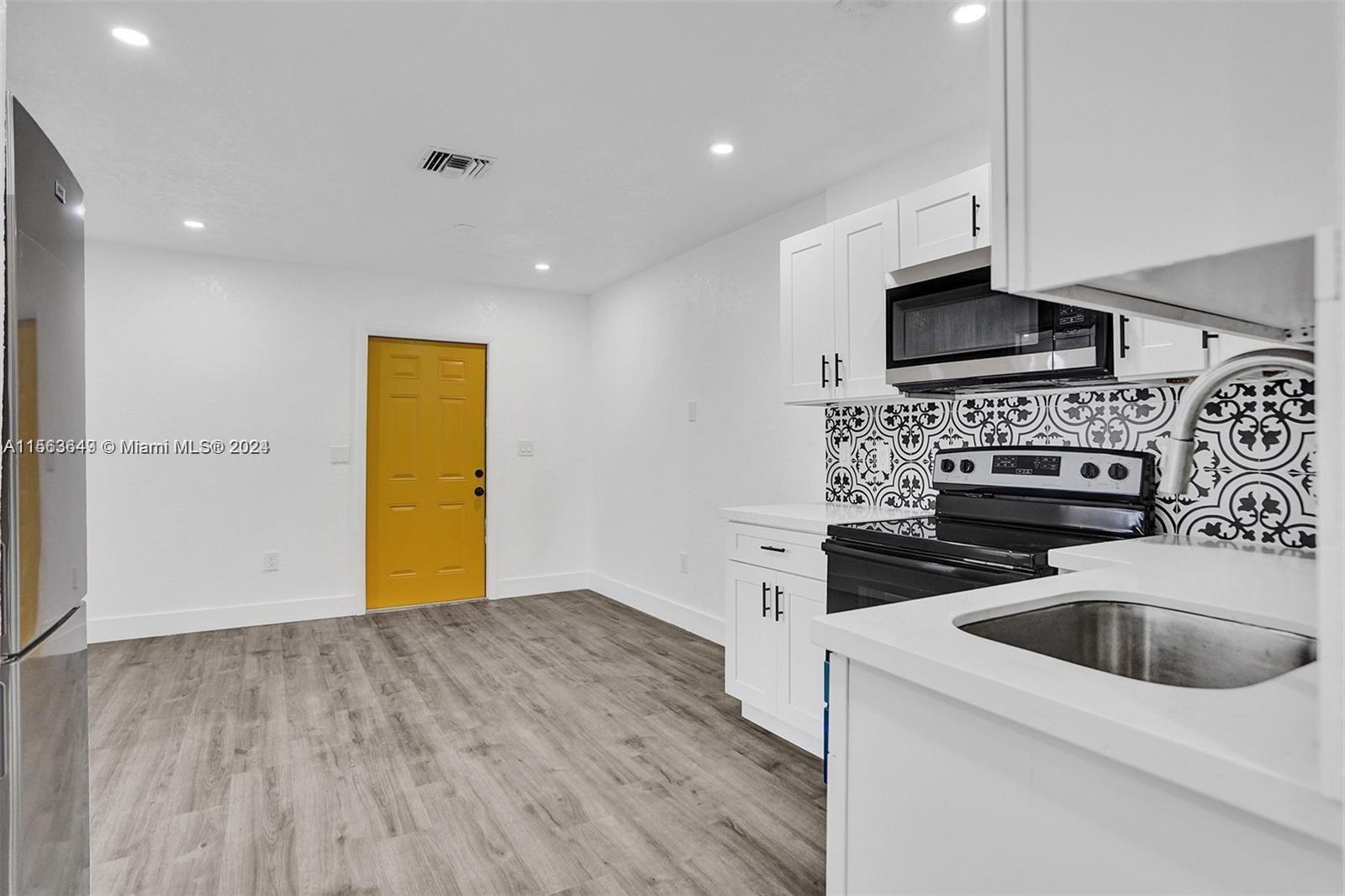 4129 SW 23rd St ., West Park, Florida 33023, 2 Bedrooms Bedrooms, ,1 BathroomBathrooms,Residentiallease,For Rent,4129 SW 23rd St .,A11563649