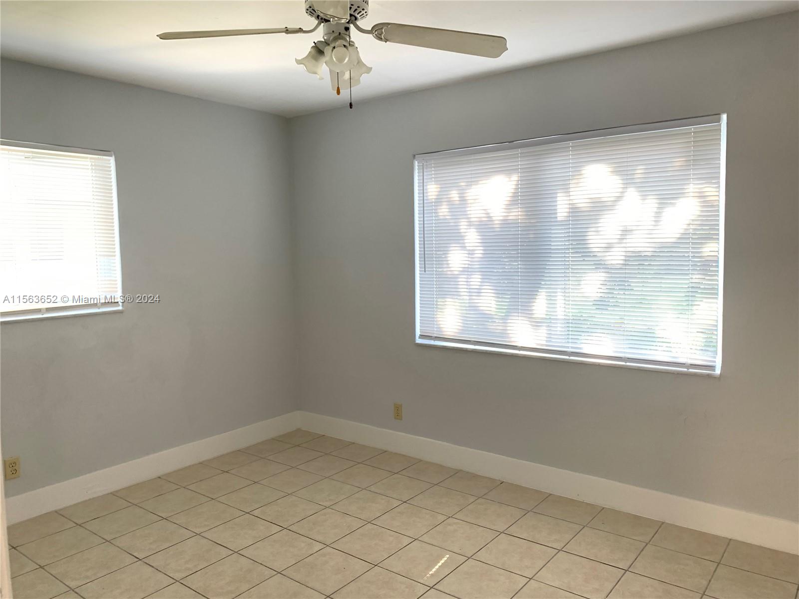 240 NW 5th Ave W, Dania Beach, Florida 33004, 2 Bedrooms Bedrooms, ,1 BathroomBathrooms,Residentiallease,For Rent,240 NW 5th Ave W,A11563652