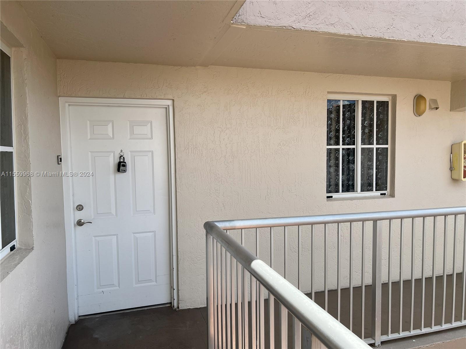6155 NW 186th St 310, Hialeah, Florida 33015, 3 Bedrooms Bedrooms, ,2 BathroomsBathrooms,Residentiallease,For Rent,6155 NW 186th St 310,A11559968