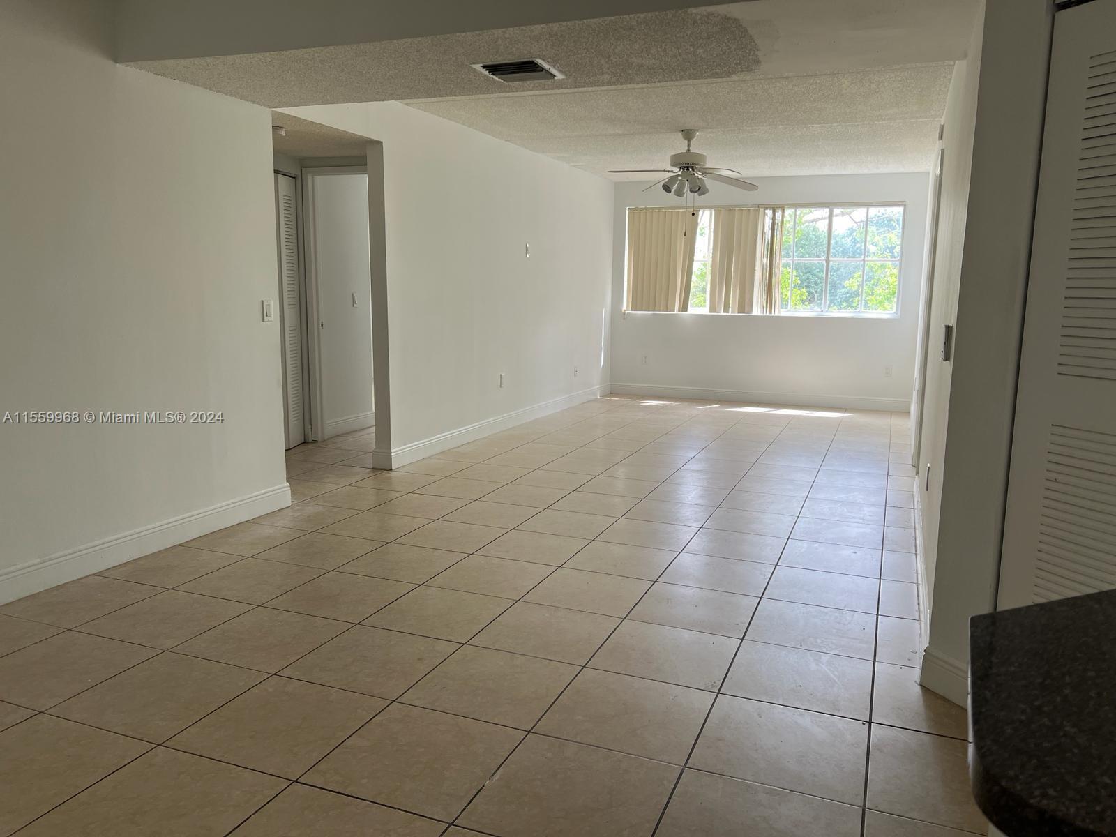 6155 NW 186th St 310, Hialeah, Florida 33015, 3 Bedrooms Bedrooms, ,2 BathroomsBathrooms,Residentiallease,For Rent,6155 NW 186th St 310,A11559968