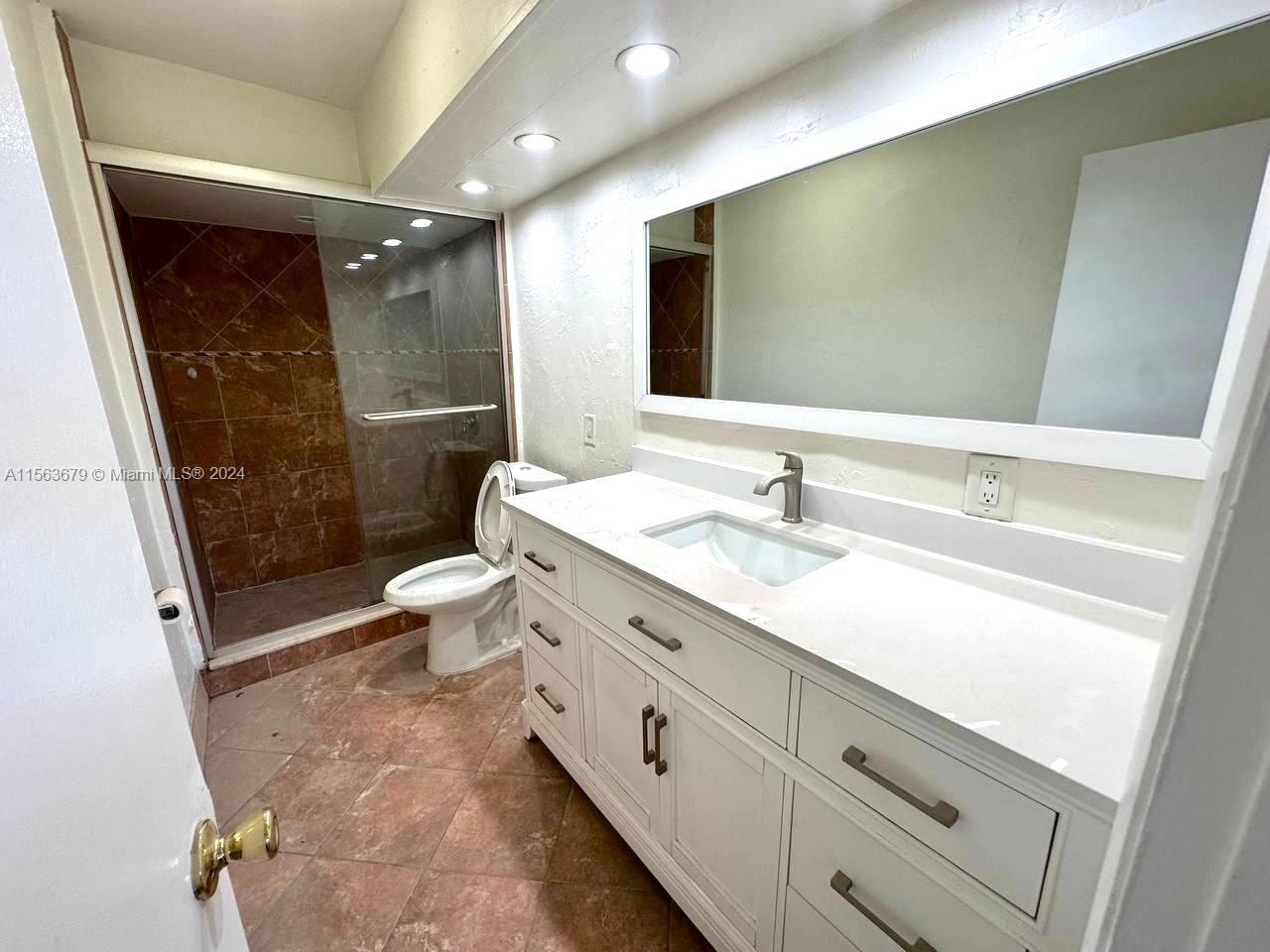 2175 NE 56th St 110, Fort Lauderdale, Florida 33308, 3 Bedrooms Bedrooms, ,2 BathroomsBathrooms,Residentiallease,For Rent,2175 NE 56th St 110,A11563679
