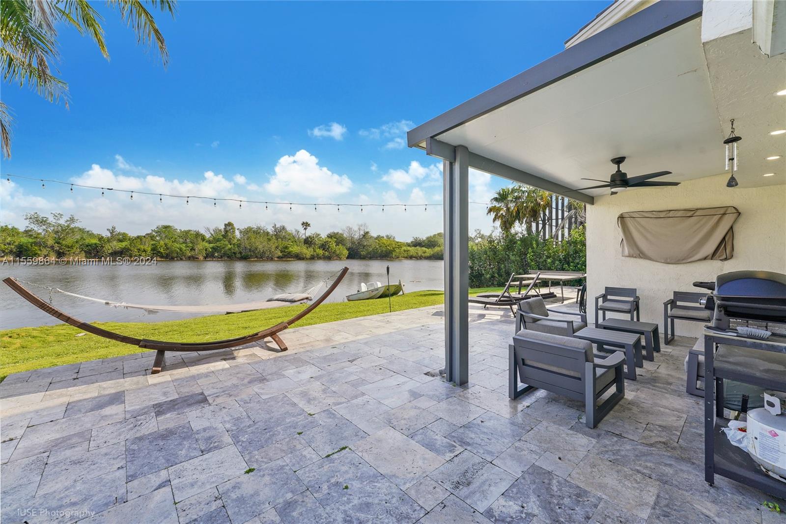 20125 NW 10th St, Pembroke Pines, Florida 33029, 4 Bedrooms Bedrooms, ,2 BathroomsBathrooms,Residentiallease,For Rent,20125 NW 10th St,A11559864
