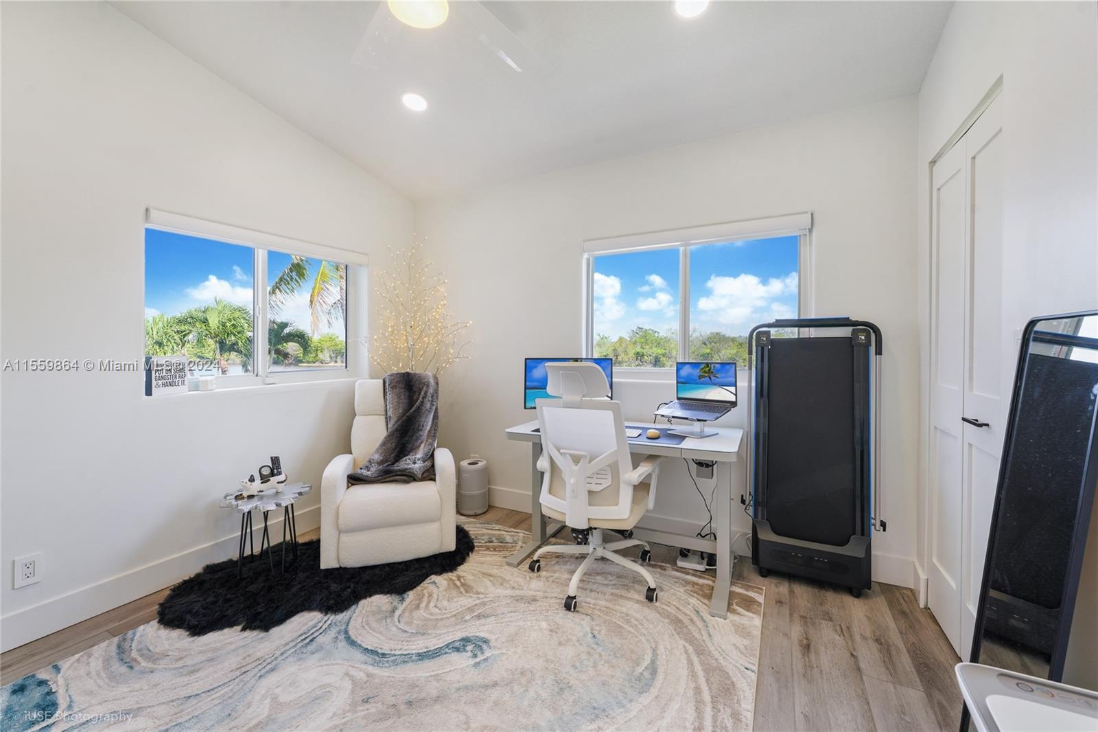20125 NW 10th St, Pembroke Pines, Florida 33029, 4 Bedrooms Bedrooms, ,2 BathroomsBathrooms,Residentiallease,For Rent,20125 NW 10th St,A11559864