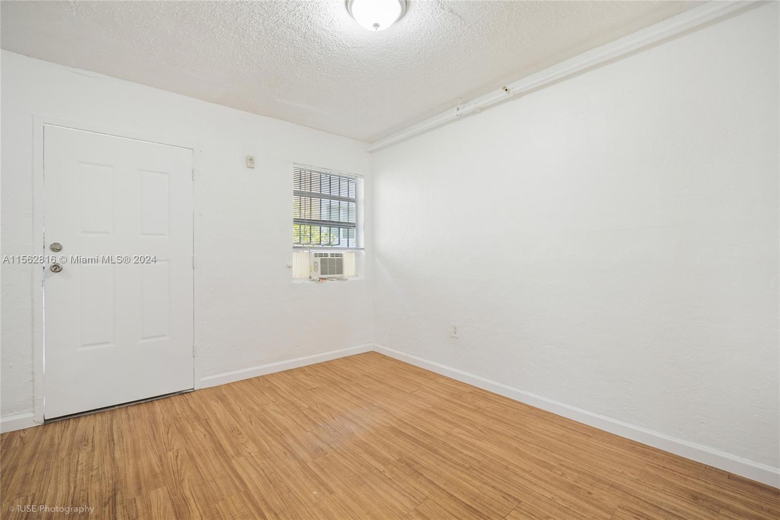 542 NW 8th St 2, Miami, Florida 33136, 1 Bedroom Bedrooms, ,1 BathroomBathrooms,Residentiallease,For Rent,542 NW 8th St 2,A11562816