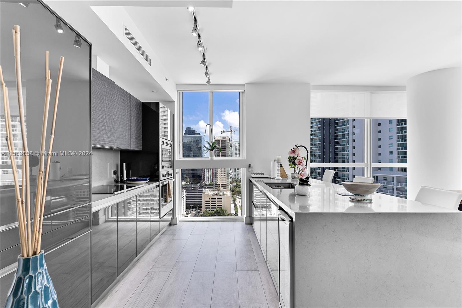1080 Brickell Ave 2601, Miami, Florida 33131, 2 Bedrooms Bedrooms, ,2 BathroomsBathrooms,Residentiallease,For Rent,1080 Brickell Ave 2601,A11563558