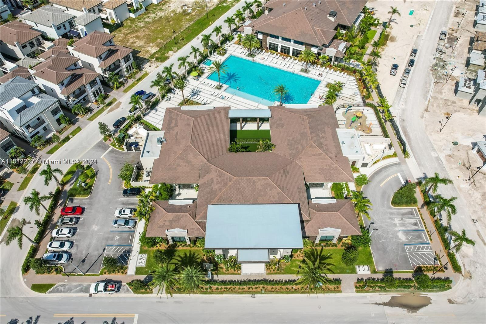 4745 NW 84th Ct 19, Doral, Florida 33166, 4 Bedrooms Bedrooms, ,3 BathroomsBathrooms,Residentiallease,For Rent,4745 NW 84th Ct 19,A11547227