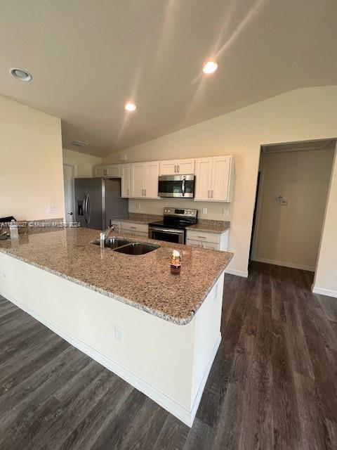 5051 NE tradewinds cir, Unincorporated Dade County, Florida 33935, 3 Bedrooms Bedrooms, ,2 BathroomsBathrooms,Residentiallease,For Rent,5051 NE tradewinds cir,A11538027