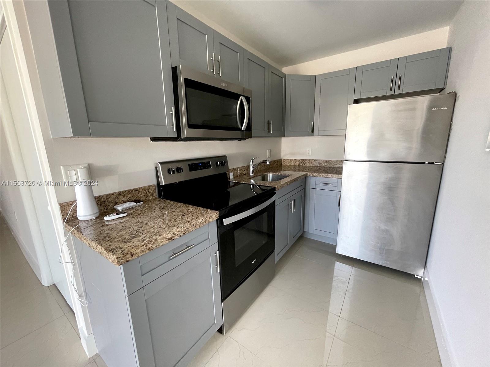 213 SW 14th St C, Dania Beach, Florida 33004, 1 Bedroom Bedrooms, ,1 BathroomBathrooms,Residentiallease,For Rent,213 SW 14th St C,A11563720