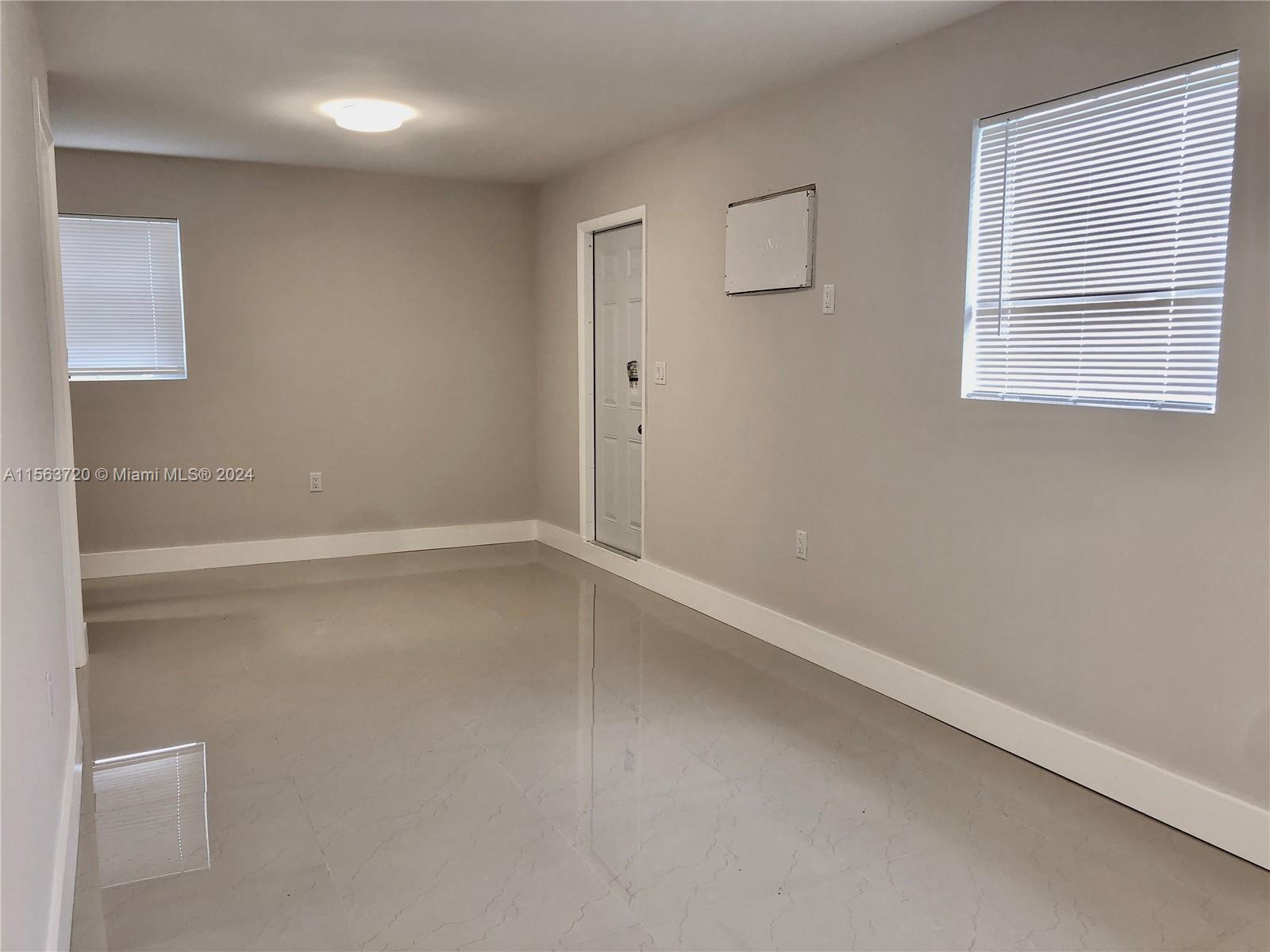 213 SW 14th St C, Dania Beach, Florida 33004, 1 Bedroom Bedrooms, ,1 BathroomBathrooms,Residentiallease,For Rent,213 SW 14th St C,A11563720