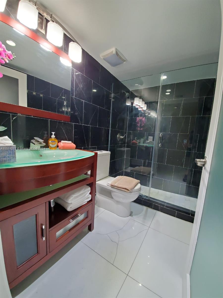 1717 N Bayshore Dr A-3646, Miami, Florida 33132, 2 Bedrooms Bedrooms, ,2 BathroomsBathrooms,Residentiallease,For Rent,1717 N Bayshore Dr A-3646,A11561217