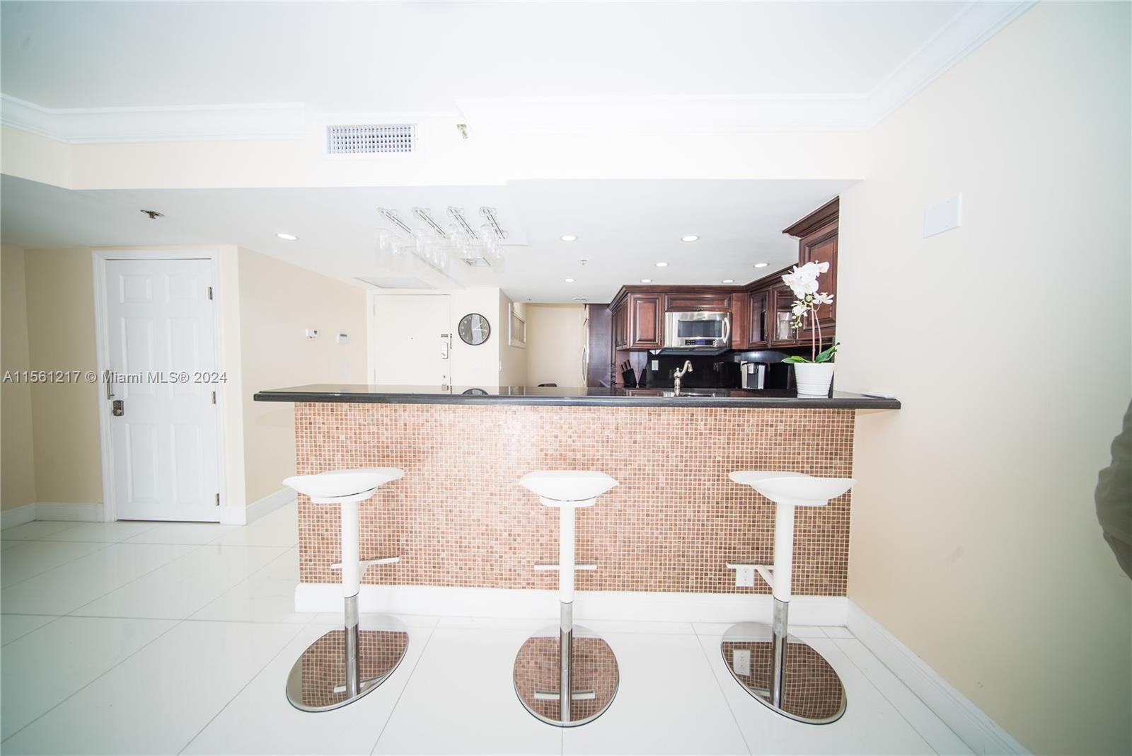 1717 N Bayshore Dr A-3646, Miami, Florida 33132, 2 Bedrooms Bedrooms, ,2 BathroomsBathrooms,Residentiallease,For Rent,1717 N Bayshore Dr A-3646,A11561217