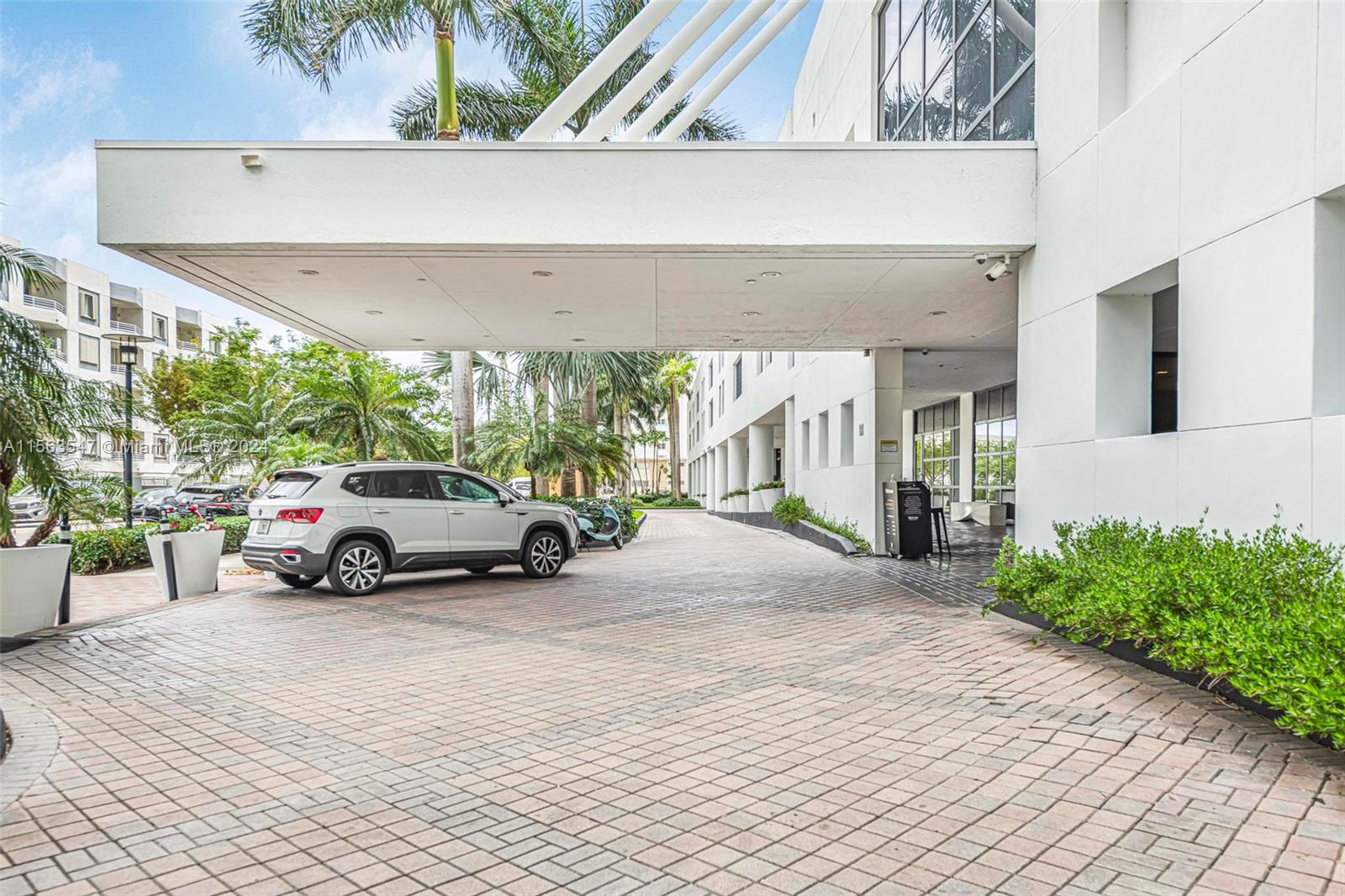 1330 West Ave 3206, Miami Beach, Florida 33139, 2 Bedrooms Bedrooms, ,2 BathroomsBathrooms,Residential,For Sale,1330 West Ave 3206,A11563547