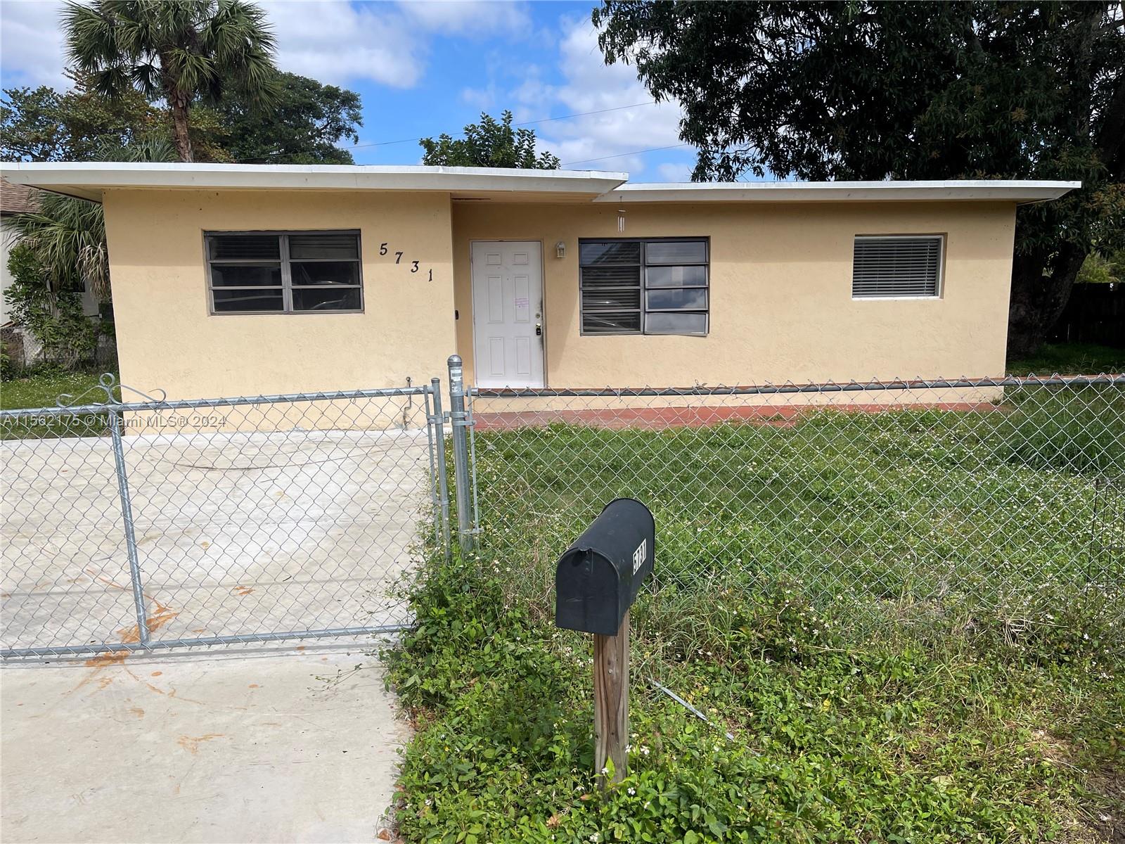 5731 Cleveland St, Hollywood, Florida 33021, 2 Bedrooms Bedrooms, ,1 BathroomBathrooms,Residential,For Sale,5731 Cleveland St,A11562175