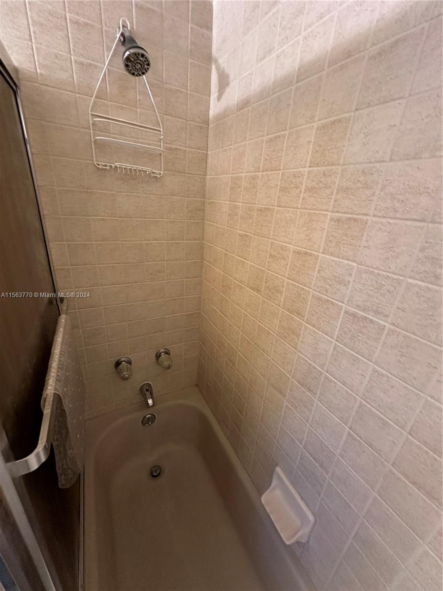 1950 S Ocean Dr 18B, Hallandale Beach, Florida 33009, 1 Bedroom Bedrooms, ,1 BathroomBathrooms,Residential,For Sale,1950 S Ocean Dr 18B,A11563770