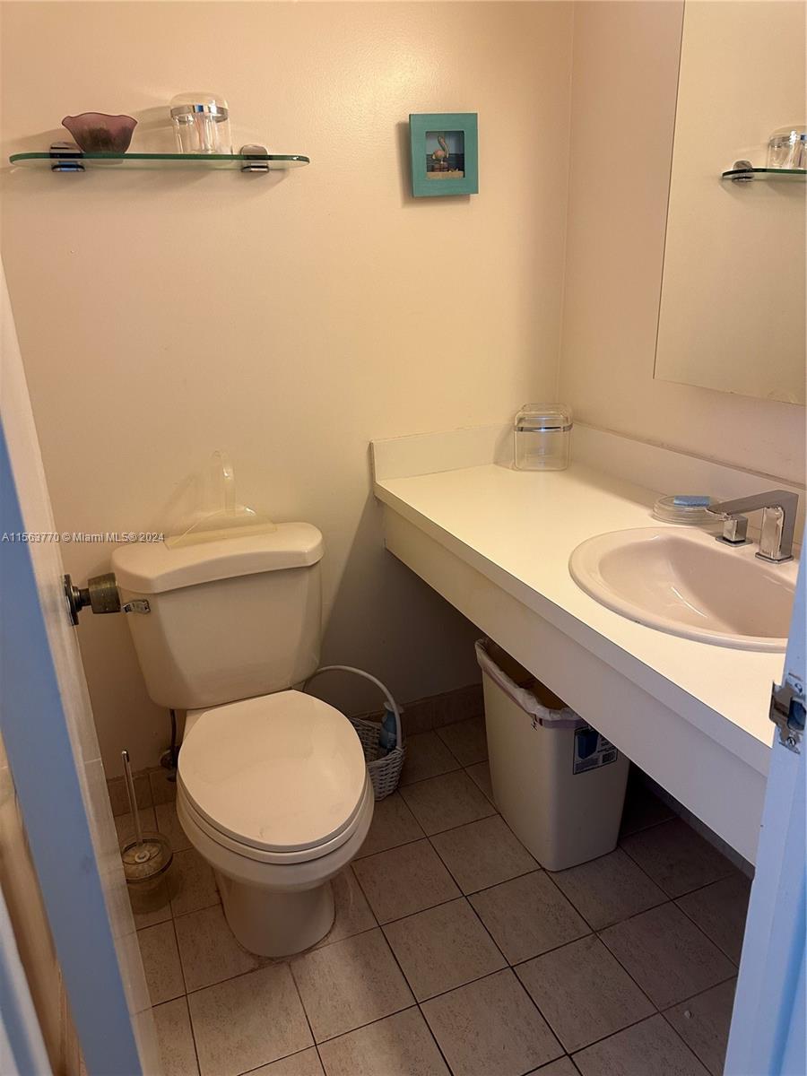 1950 S Ocean Dr 18B, Hallandale Beach, Florida 33009, 1 Bedroom Bedrooms, ,1 BathroomBathrooms,Residential,For Sale,1950 S Ocean Dr 18B,A11563770