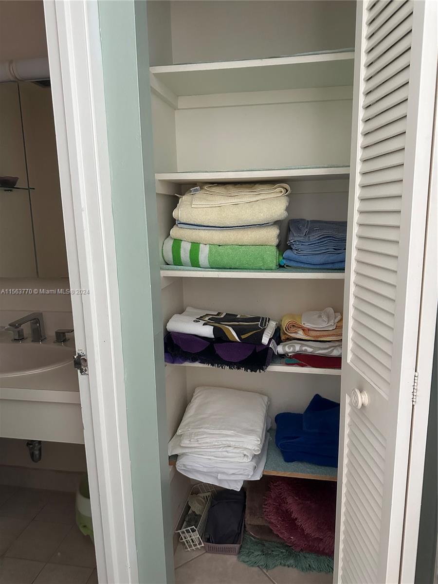 1950 S Ocean Dr 18B, Hallandale Beach, Florida 33009, 1 Bedroom Bedrooms, ,1 BathroomBathrooms,Residential,For Sale,1950 S Ocean Dr 18B,A11563770