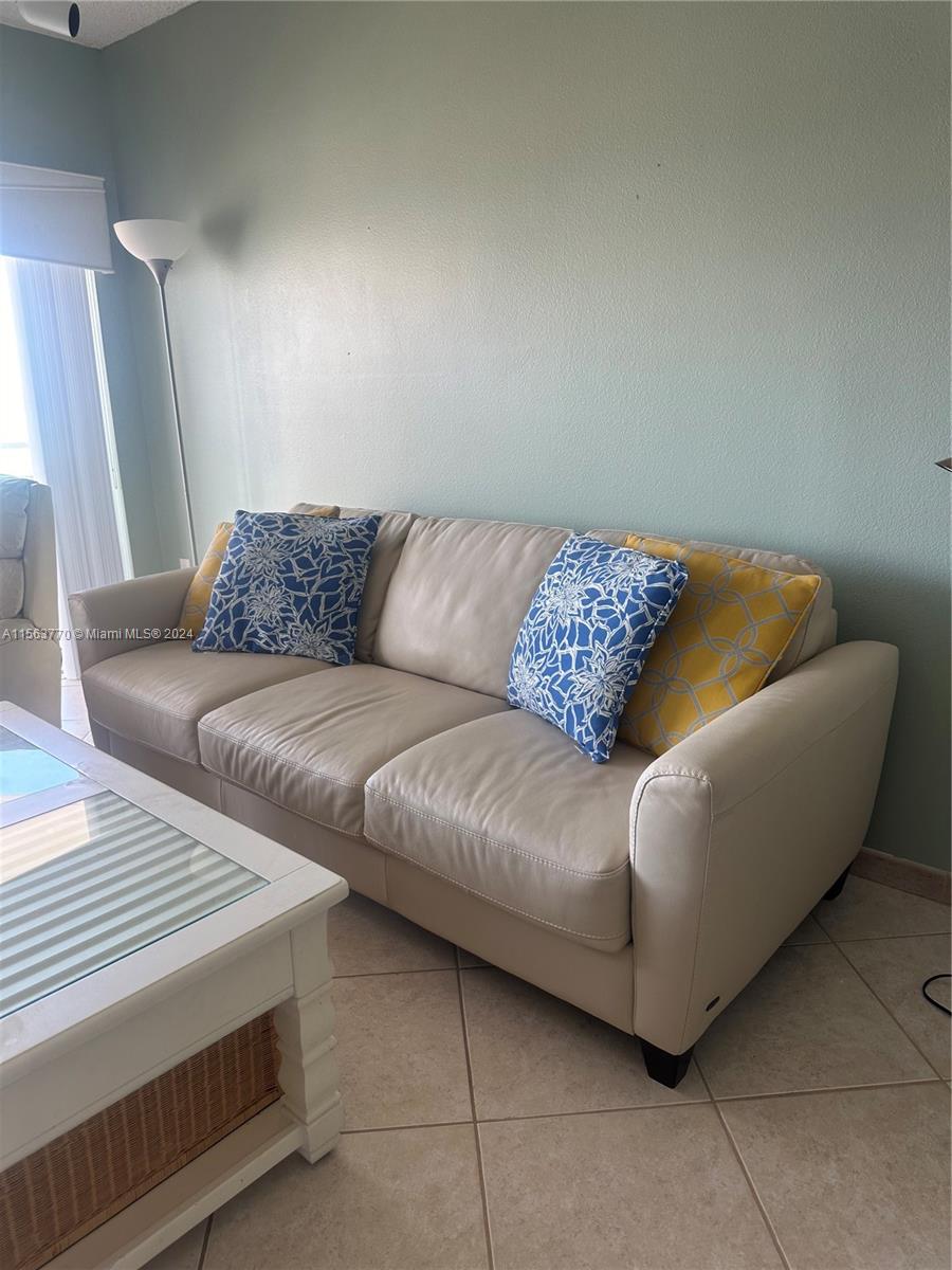 1950 S Ocean Dr 18B, Hallandale Beach, Florida 33009, 1 Bedroom Bedrooms, ,1 BathroomBathrooms,Residential,For Sale,1950 S Ocean Dr 18B,A11563770