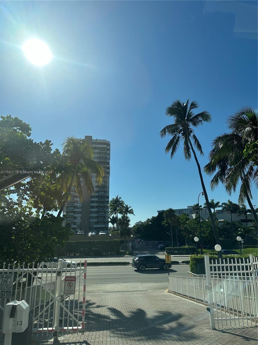 1950 S Ocean Dr 18B, Hallandale Beach, Florida 33009, 1 Bedroom Bedrooms, ,1 BathroomBathrooms,Residential,For Sale,1950 S Ocean Dr 18B,A11563770