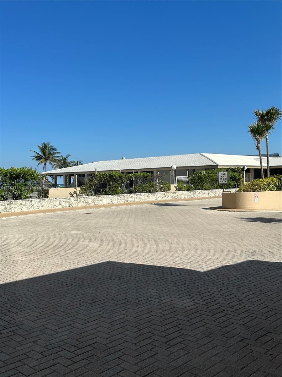 1950 S Ocean Dr 18B, Hallandale Beach, Florida 33009, 1 Bedroom Bedrooms, ,1 BathroomBathrooms,Residential,For Sale,1950 S Ocean Dr 18B,A11563770