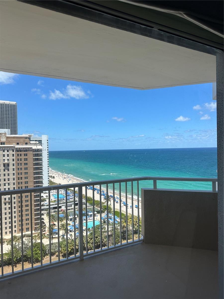 1950 S Ocean Dr 18B, Hallandale Beach, Florida 33009, 1 Bedroom Bedrooms, ,1 BathroomBathrooms,Residential,For Sale,1950 S Ocean Dr 18B,A11563770