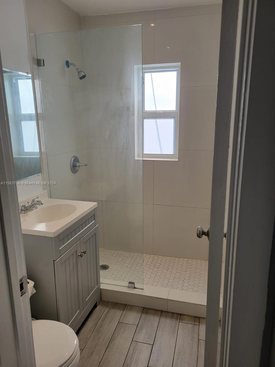 South Miami, Florida 33143, 2 Bedrooms Bedrooms, ,1 BathroomBathrooms,Residentiallease,For Rent,A11563758
