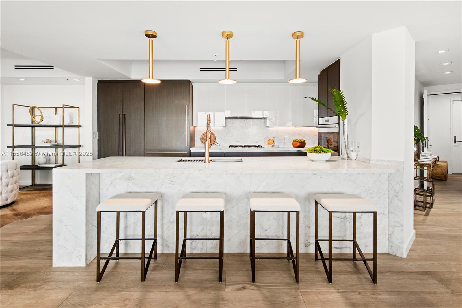 Designer Kitchen with Wolf & Sub-Zero
