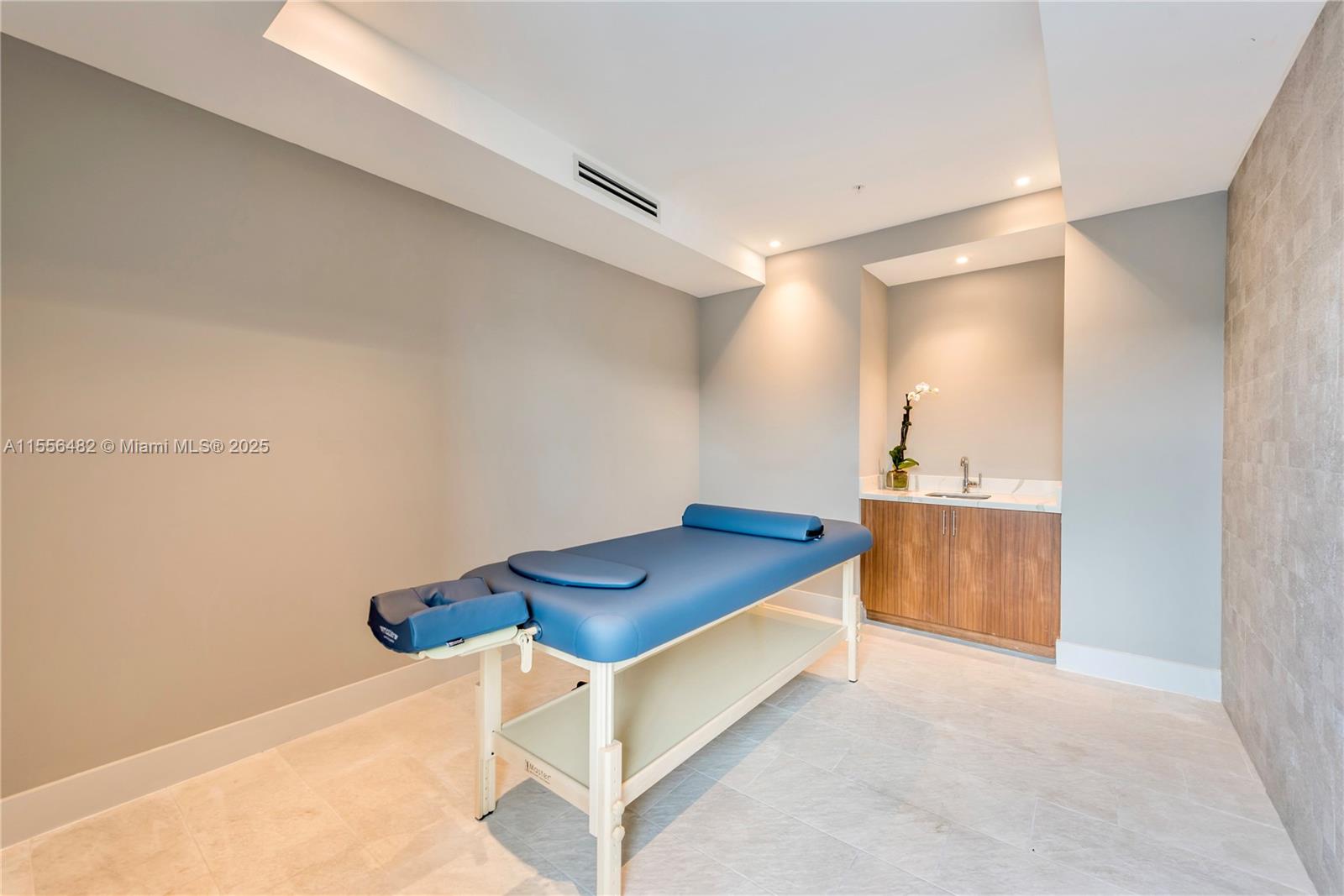 His & Her SPA's with Sauna, Steam & Treatment Rooms