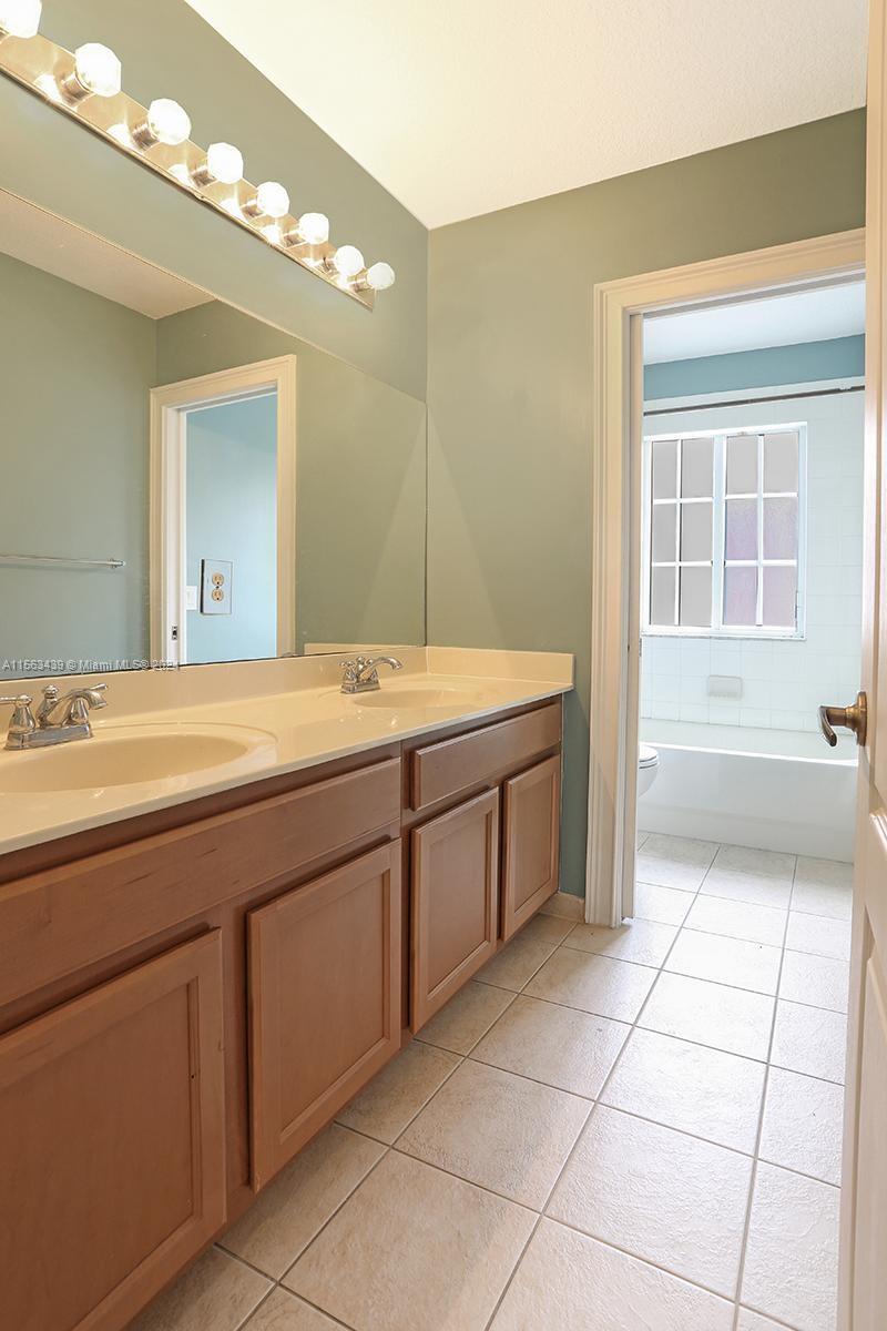 14323 SW 275th Ln, Miami, Florida 33032, 3 Bedrooms Bedrooms, ,2 BathroomsBathrooms,Residential,For Sale,14323 SW 275th Ln,A11563439