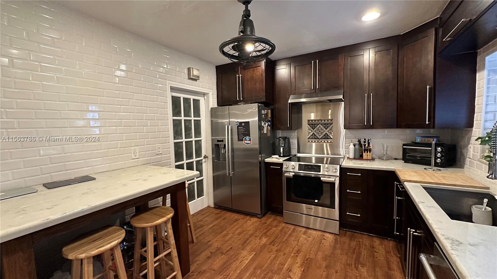 441 Sansovino Ave, Coral Gables, Florida 33146, 2 Bedrooms Bedrooms, ,2 BathroomsBathrooms,Residentiallease,For Rent,441 Sansovino Ave,A11563786