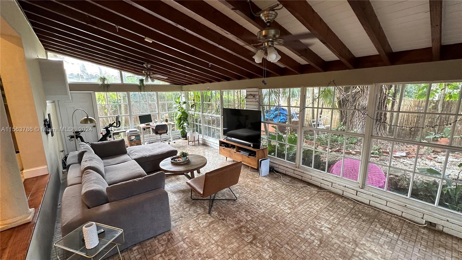 441 Sansovino Ave, Coral Gables, Florida 33146, 2 Bedrooms Bedrooms, ,2 BathroomsBathrooms,Residentiallease,For Rent,441 Sansovino Ave,A11563786