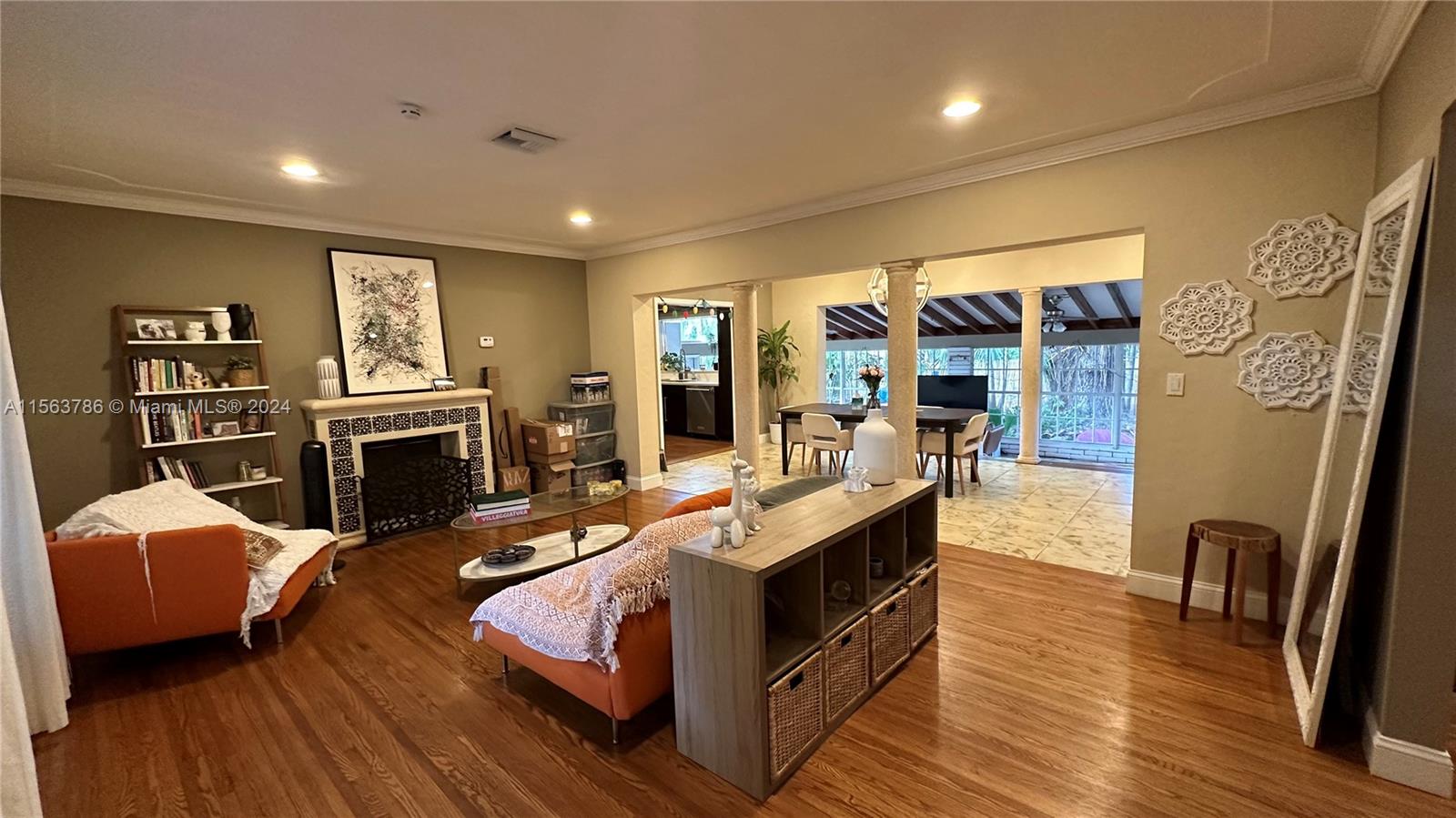 441 Sansovino Ave, Coral Gables, Florida 33146, 2 Bedrooms Bedrooms, ,2 BathroomsBathrooms,Residentiallease,For Rent,441 Sansovino Ave,A11563786