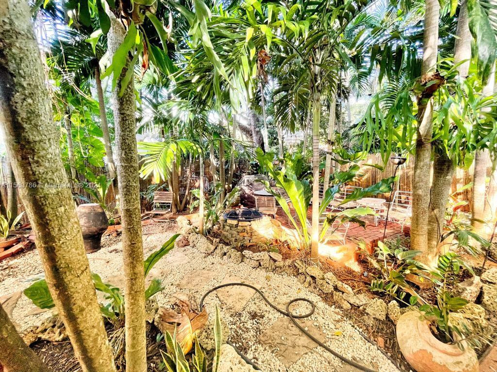 441 Sansovino Ave, Coral Gables, Florida 33146, 2 Bedrooms Bedrooms, ,2 BathroomsBathrooms,Residentiallease,For Rent,441 Sansovino Ave,A11563786