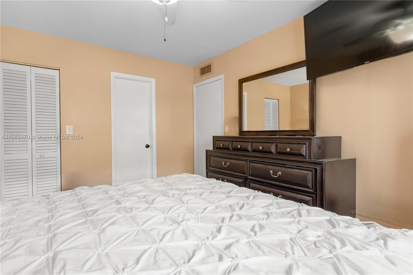 5300 Washington St T120, Hollywood, Florida 33021, 2 Bedrooms Bedrooms, ,2 BathroomsBathrooms,Residential,For Sale,5300 Washington St T120,A11563470