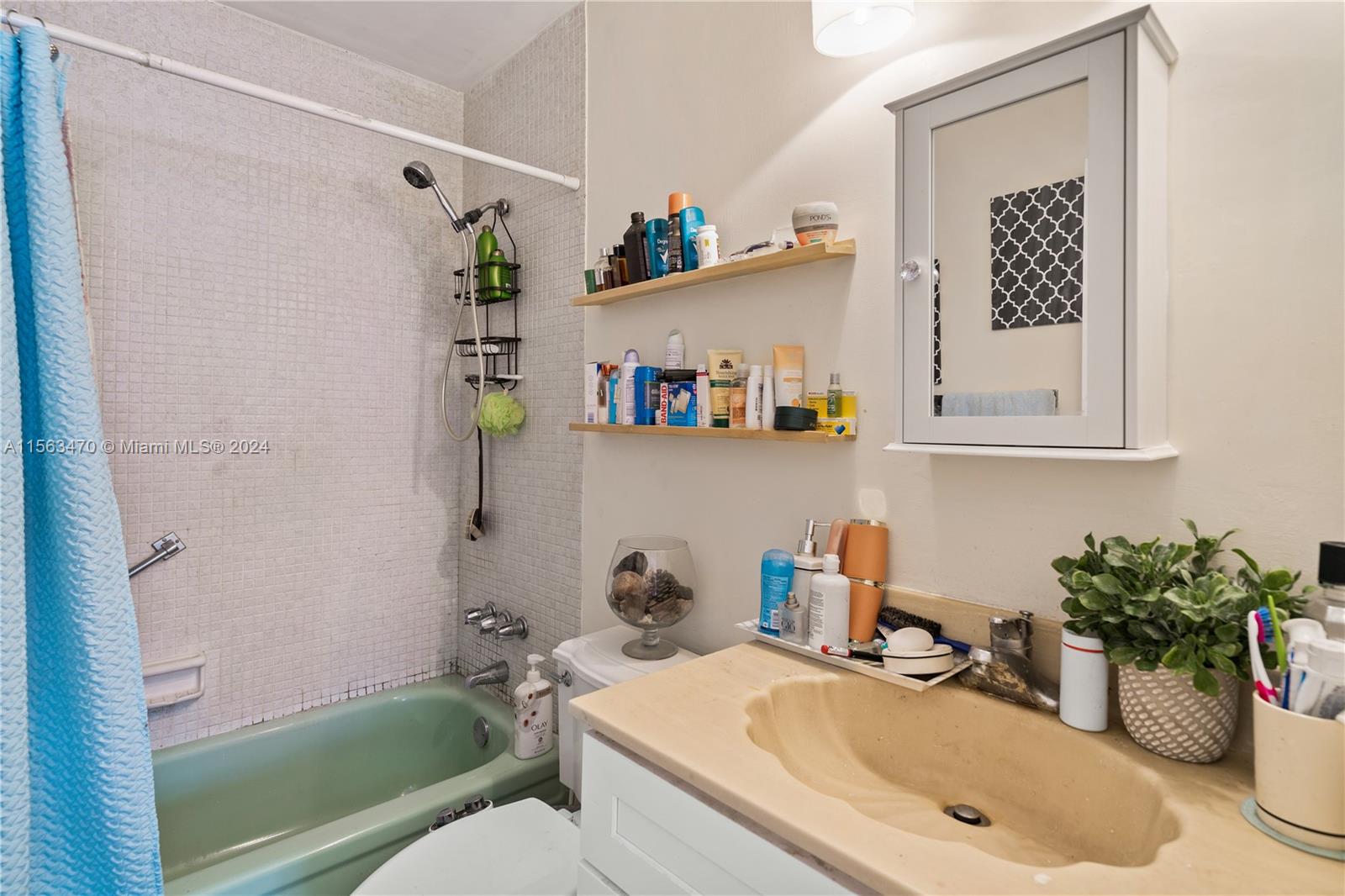 5300 Washington St T120, Hollywood, Florida 33021, 2 Bedrooms Bedrooms, ,2 BathroomsBathrooms,Residential,For Sale,5300 Washington St T120,A11563470