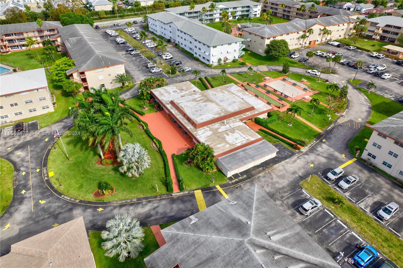 5300 Washington St T120, Hollywood, Florida 33021, 2 Bedrooms Bedrooms, ,2 BathroomsBathrooms,Residential,For Sale,5300 Washington St T120,A11563470