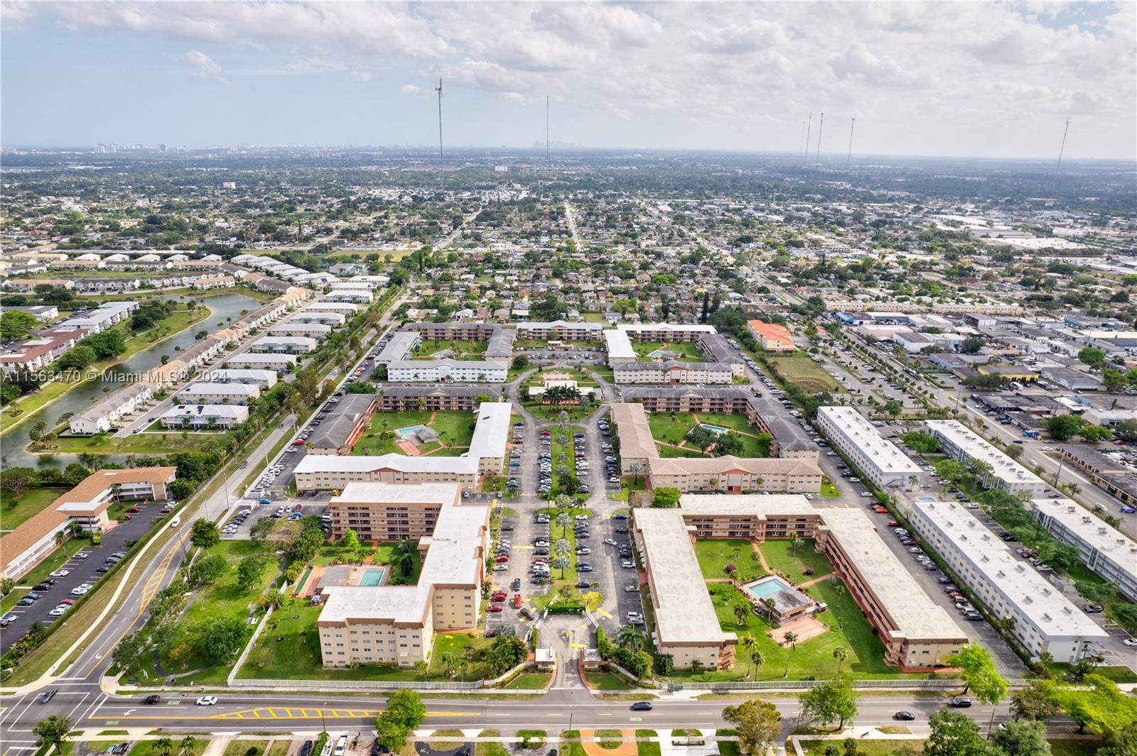 5300 Washington St T120, Hollywood, Florida 33021, 2 Bedrooms Bedrooms, ,2 BathroomsBathrooms,Residential,For Sale,5300 Washington St T120,A11563470