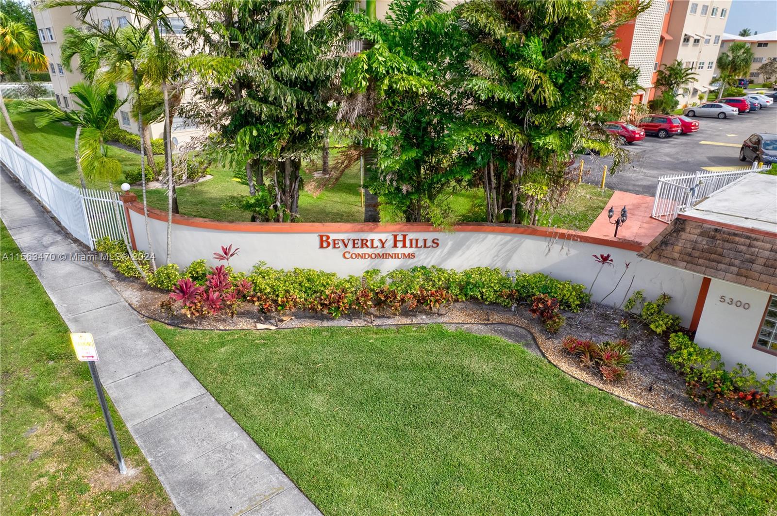 5300 Washington St T120, Hollywood, Florida 33021, 2 Bedrooms Bedrooms, ,2 BathroomsBathrooms,Residential,For Sale,5300 Washington St T120,A11563470